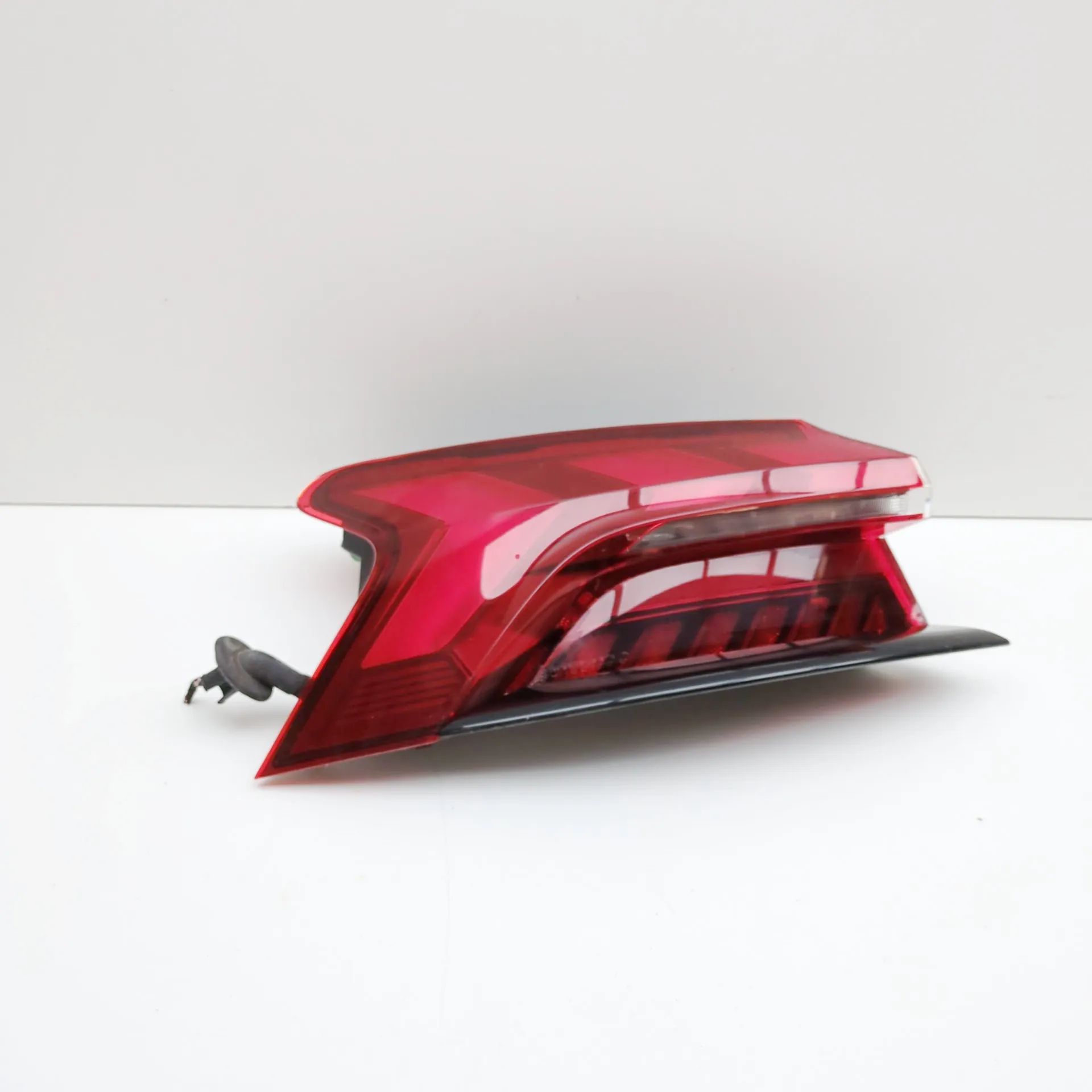 Audi e-tron GT (FW) Rear Left Tail Light 4J3945091 Rear Left Tail Light AUDI E-TRON GT (...