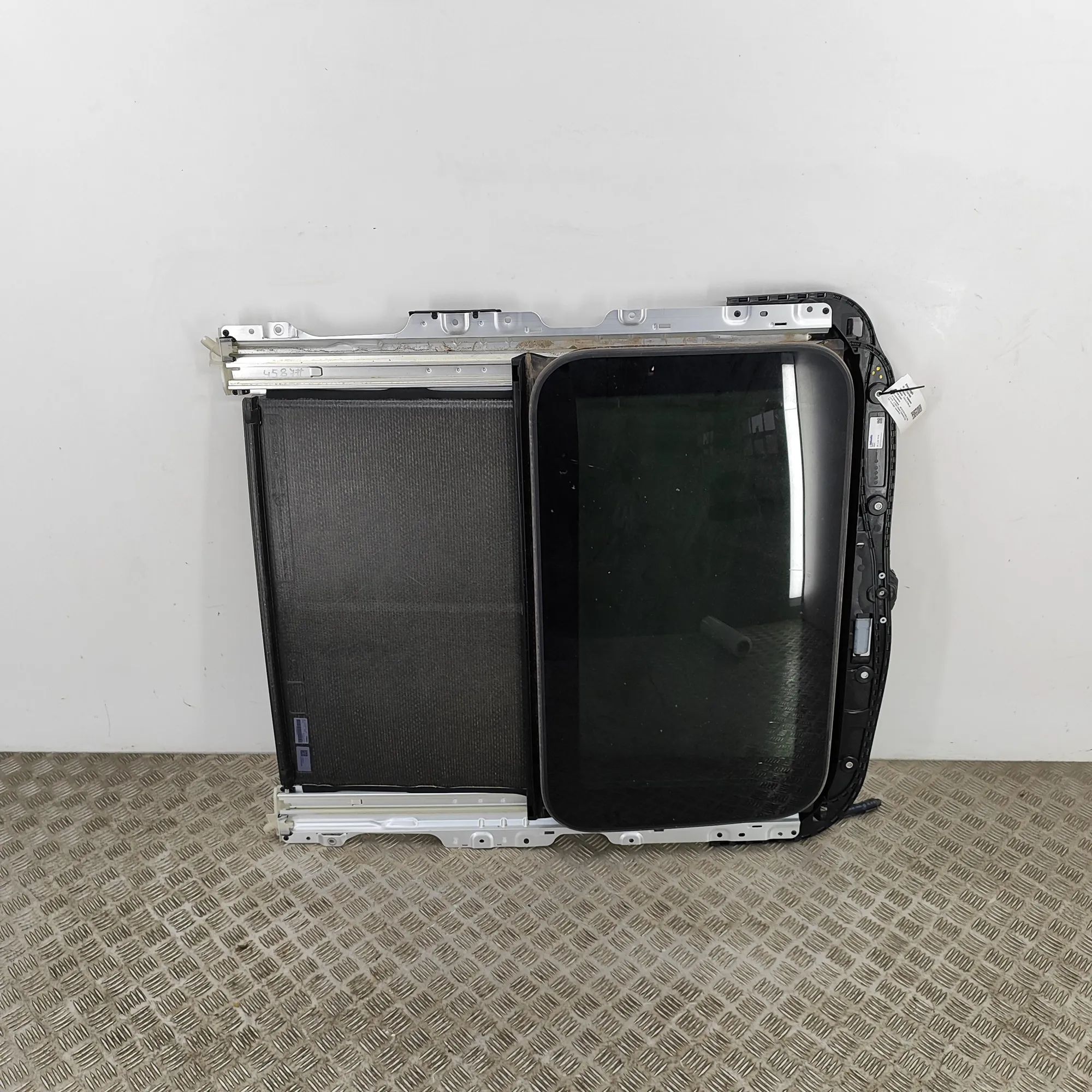 Mercedes-Benz EQC (N293) Sunroof A2059003749, A2139014800, A2059024632, A2057806...