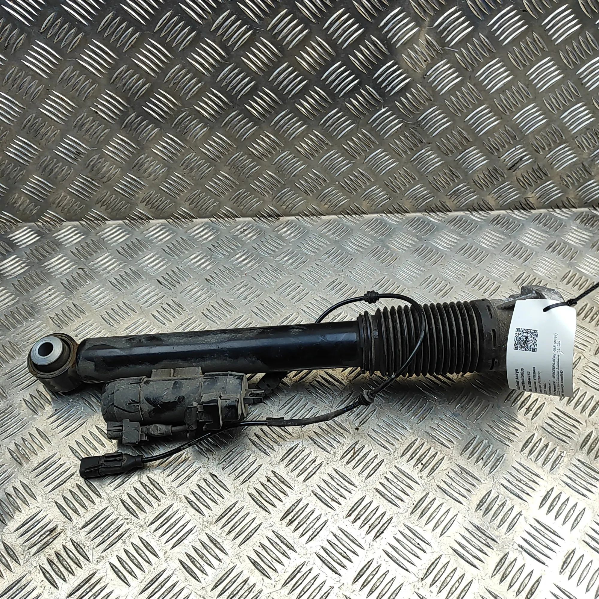 Mercedes-Benz GLE (W167) Rear Left Shock Absorber A1673202301 Rear Left Shock Absorber MERCEDES-B...