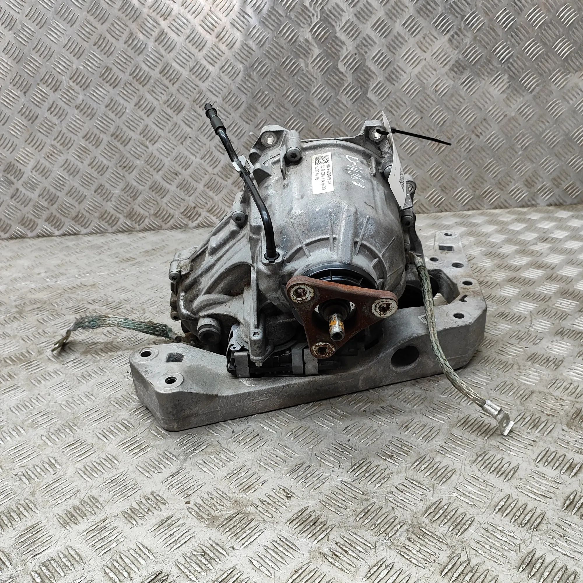 BMW 3 (G20 / G21) Раздаточная коробка 9469023, 9469019 Transfer Box BMW 3 SERIES (Tou...