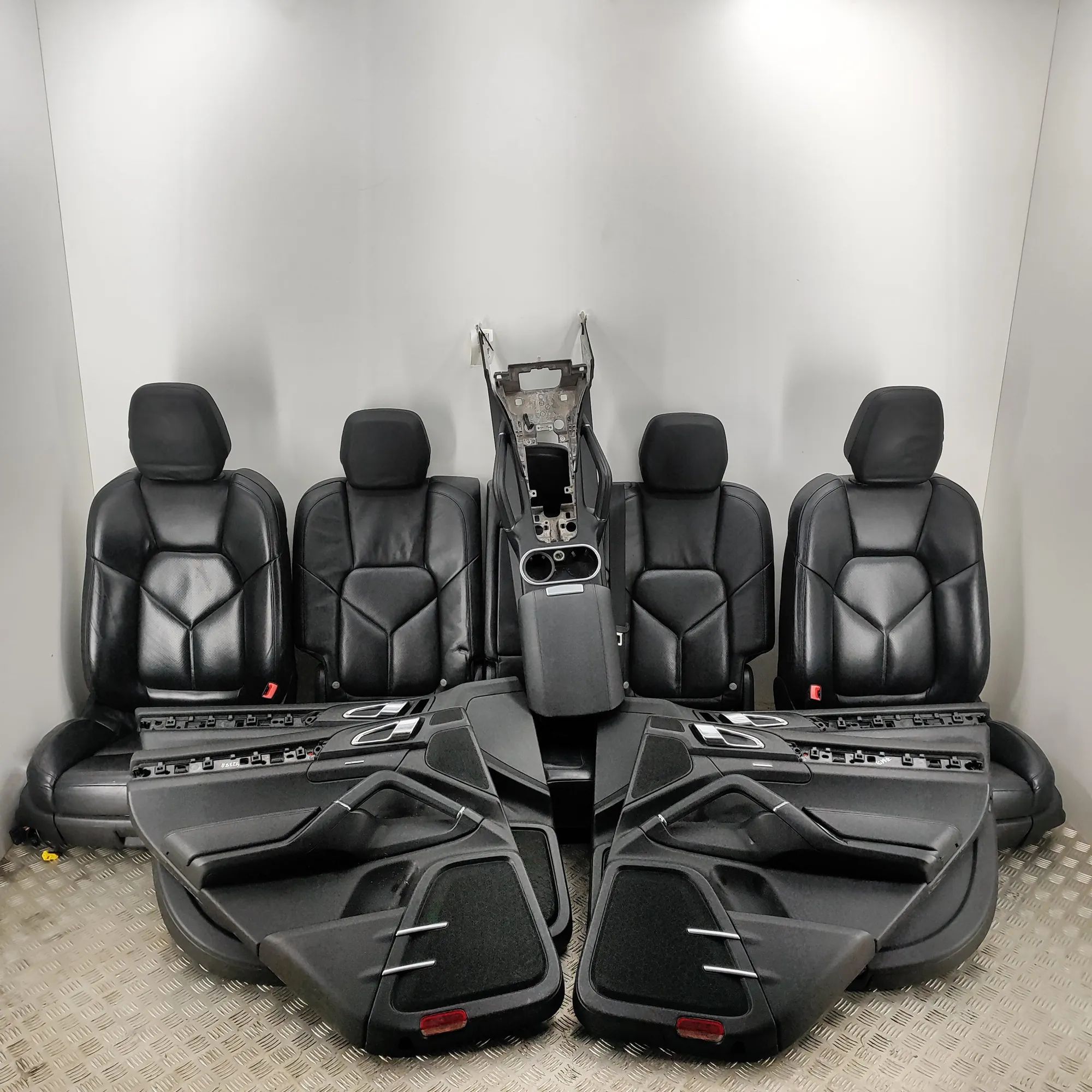 Porsche Cayenne Interior Seats W/ Door Cards Kit