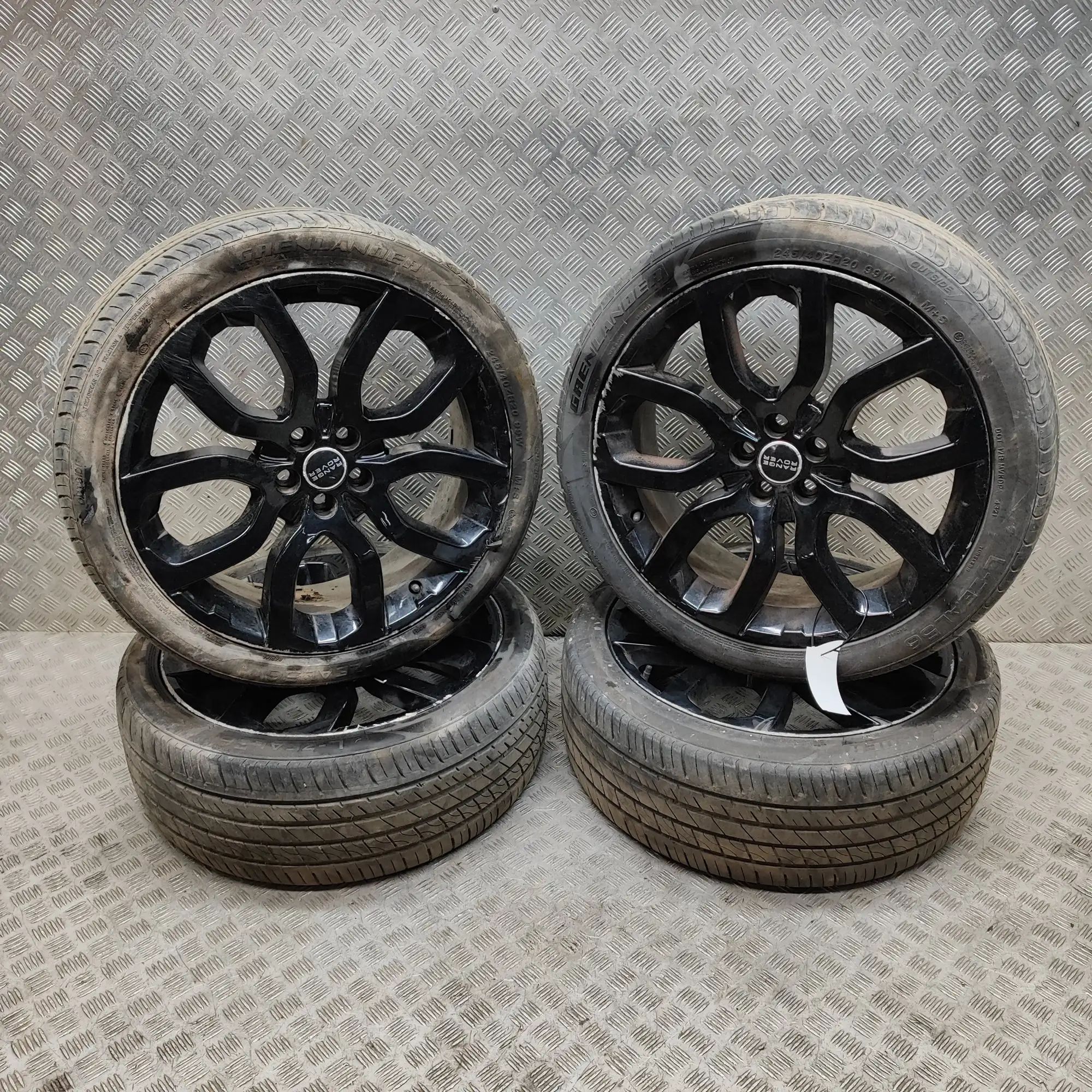Land Rover Range Rover Evoque Alloy Wheel Set