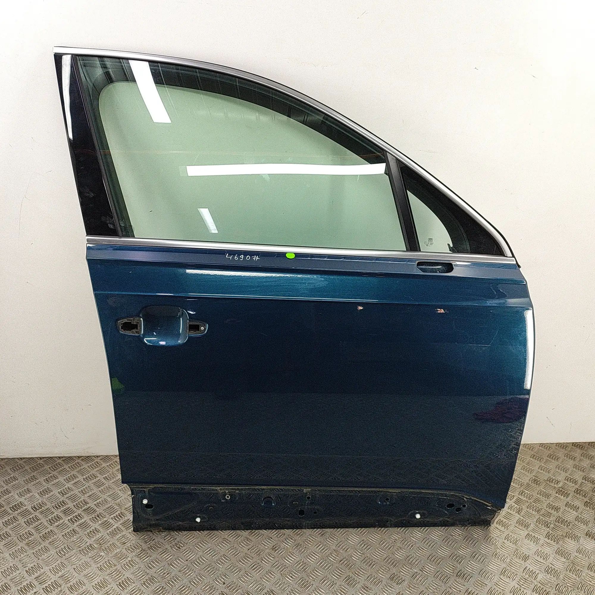 Audi Q7 (4M) Front Right Door 4M0831052F Front Right Door AUDI Q7 (4M) (2015-...