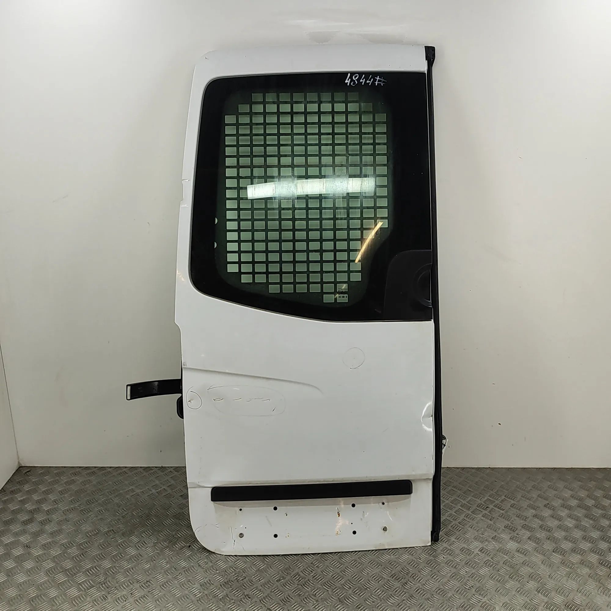 Mercedes-Benz Sprinter (W906) Rear Left Door A9067401500 Rear Left Door MERCEDES-BENZ SPRINT...