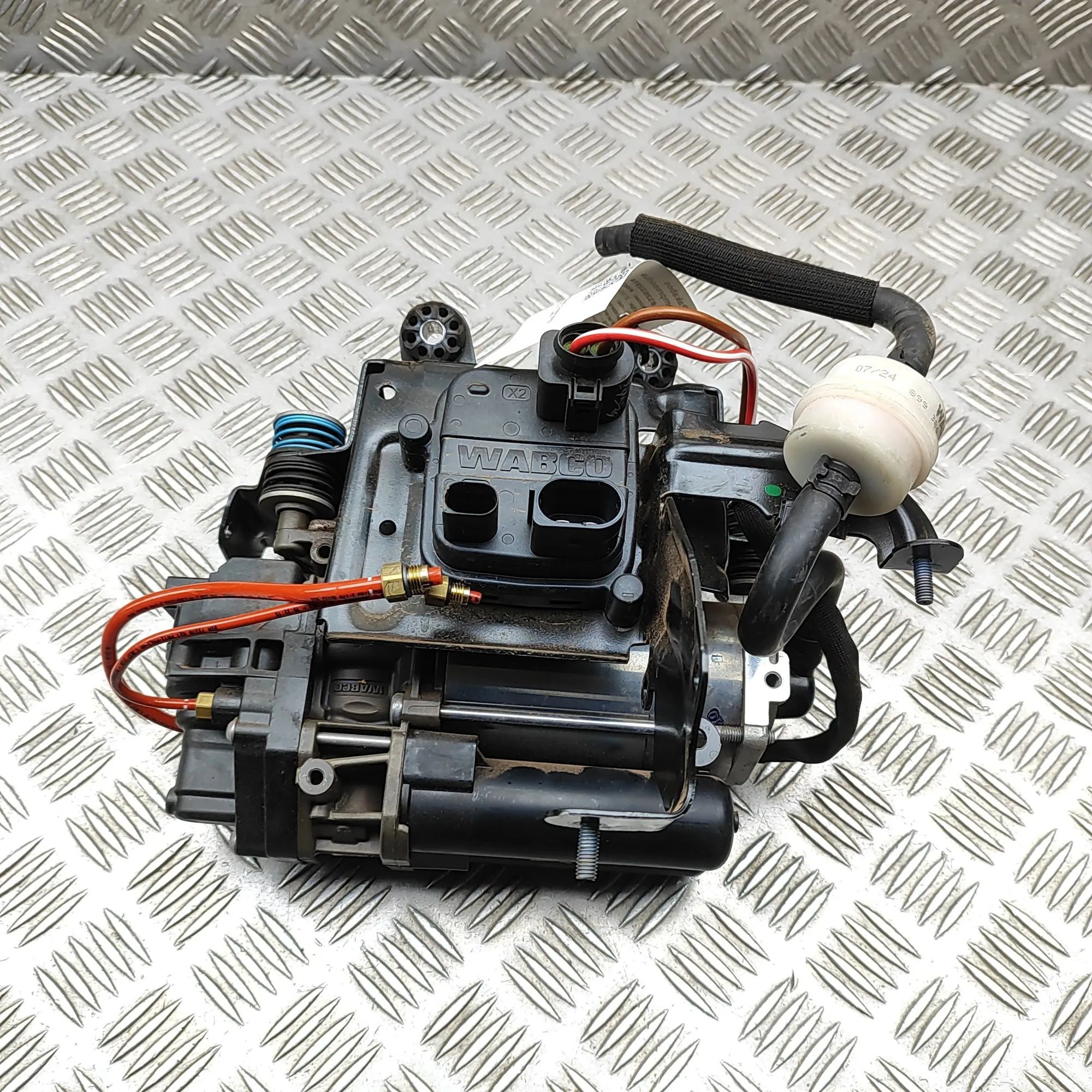 Porsche Cayenne Air Suspension Compressor