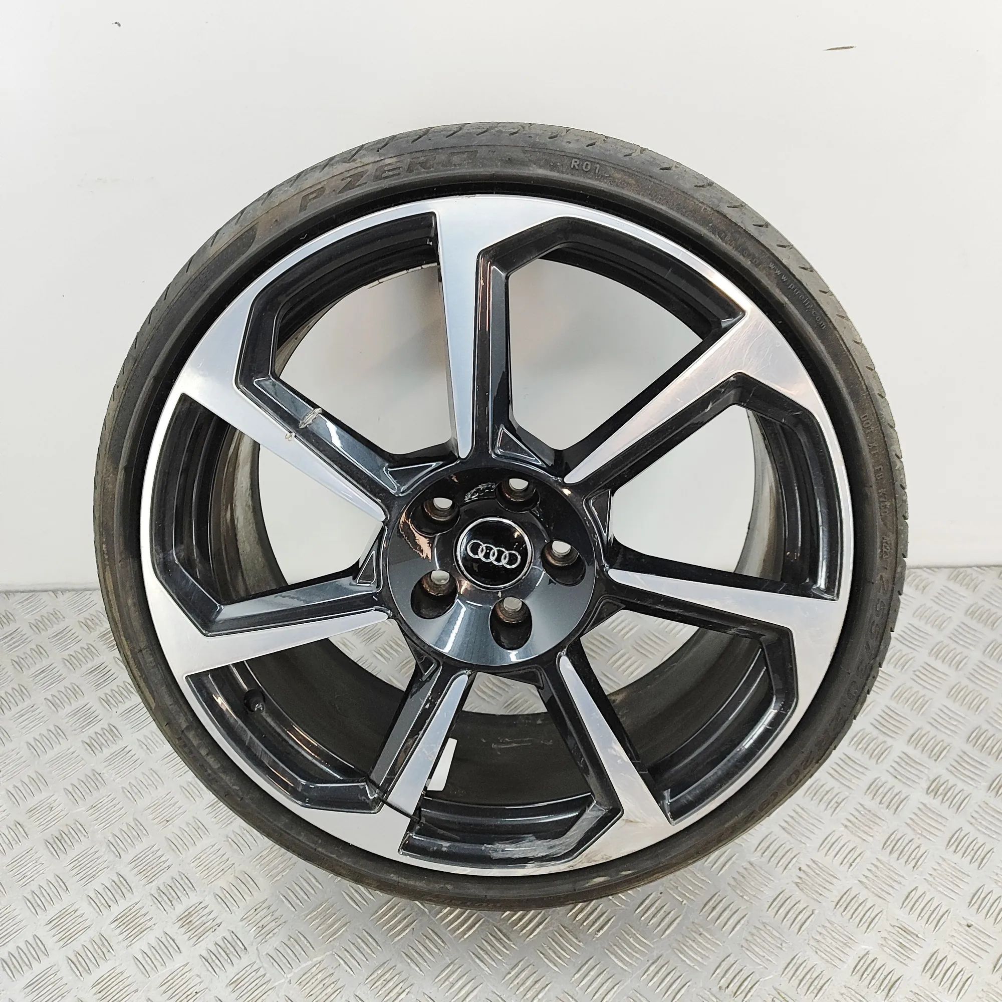 Audi TT (8S) Alloy Wheel 8S0601025AE Alloy Wheel AUDI TT (FV3) (2014-......