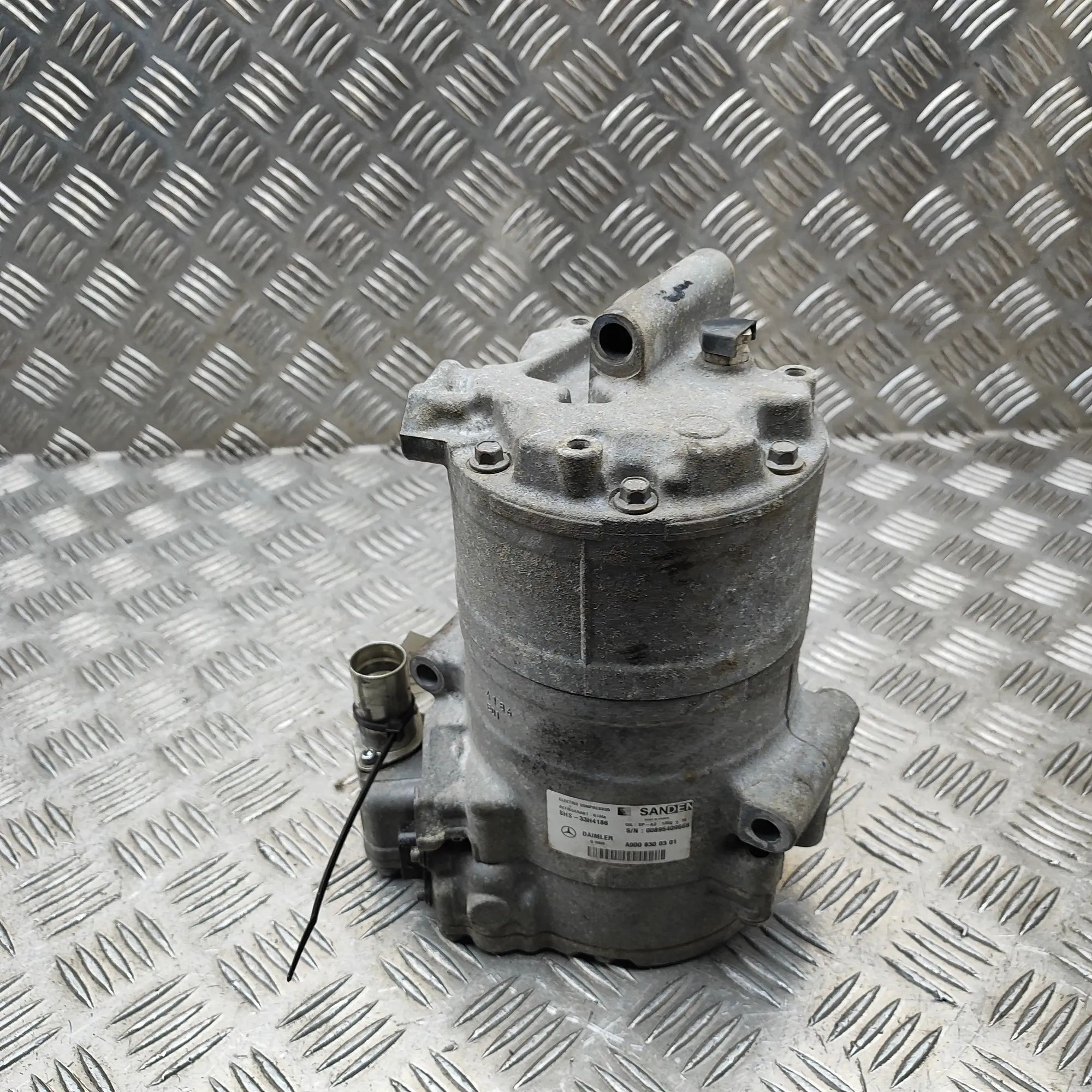 Mercedes-Benz ML / GLE (W166) Air Condition A/C Pump 33H4186, A0008300301 Air Condition A/C Pump MER...