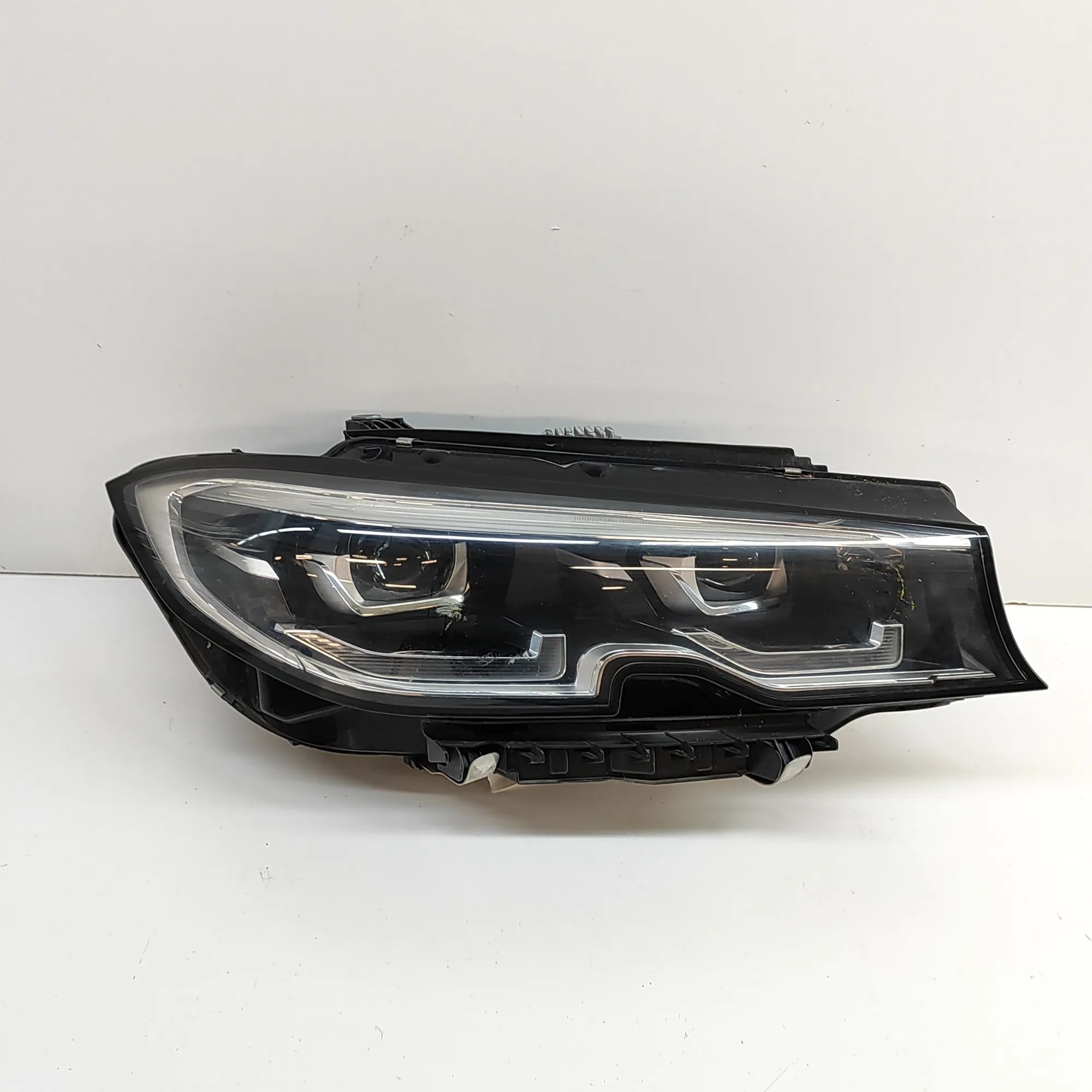 BMW 3 (F30 / F31) Front Right Headlight 9481704 Front Right Headlight BMW 3 SERIES (G20...