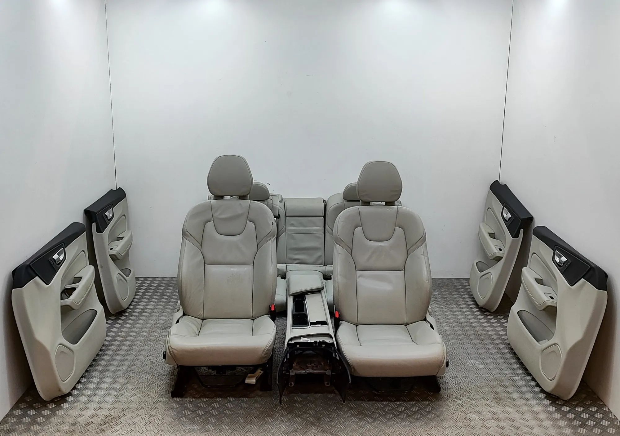 Volvo XC60 Interior Seats W/ Door Cards Kit 31417529, 31446176, 30747755, 31446177, 3074775...