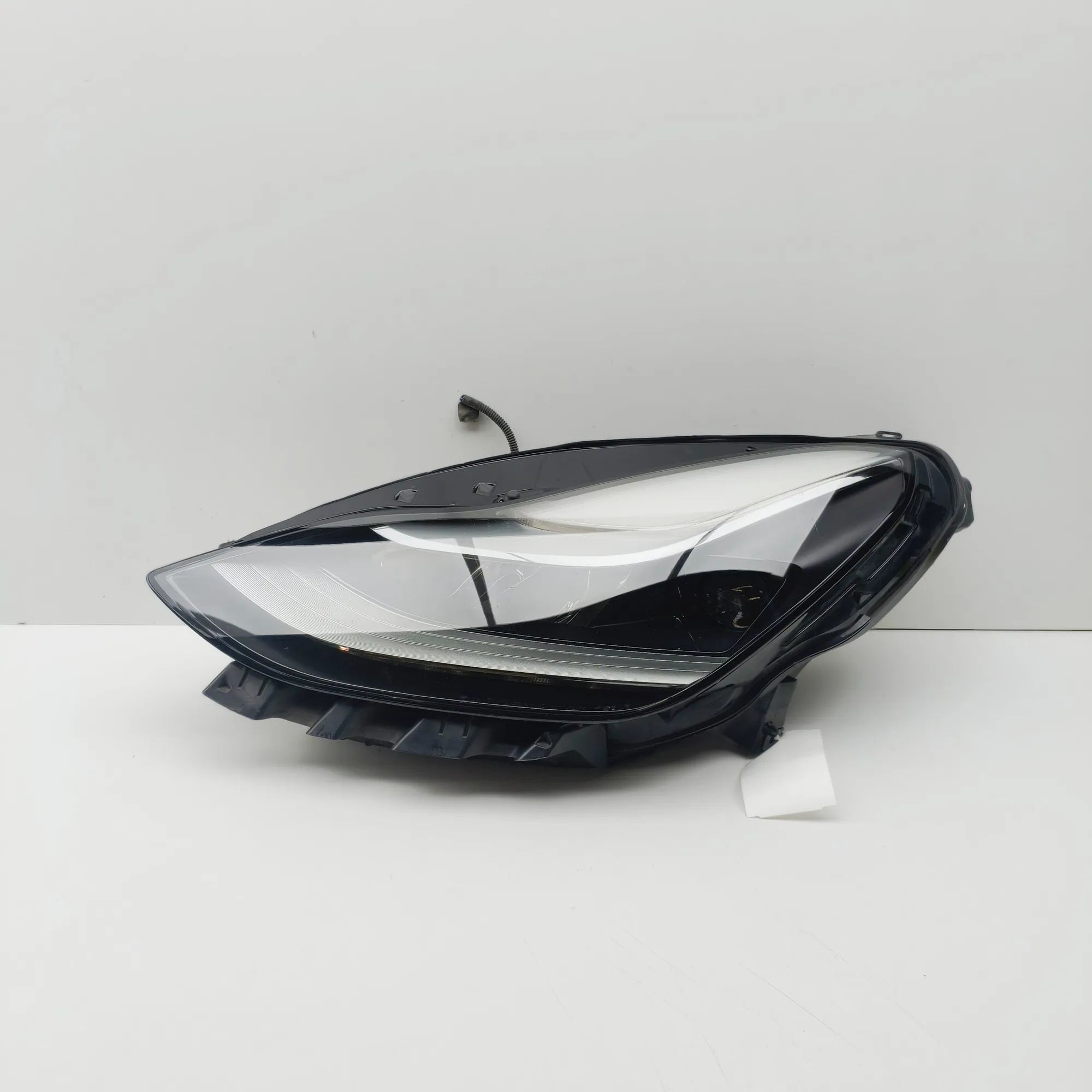 Tesla Model Y Front Right Headlight 1532925-02-E, 1514952-20-E Front Right Headligh...