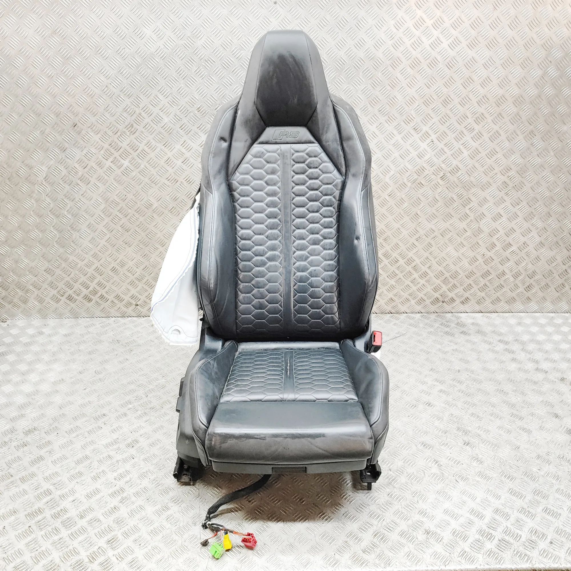 Audi Q3 (F3) Front Right Seat 8S7881516C, 0390204162, 5QF881106H, 83A881806L ...