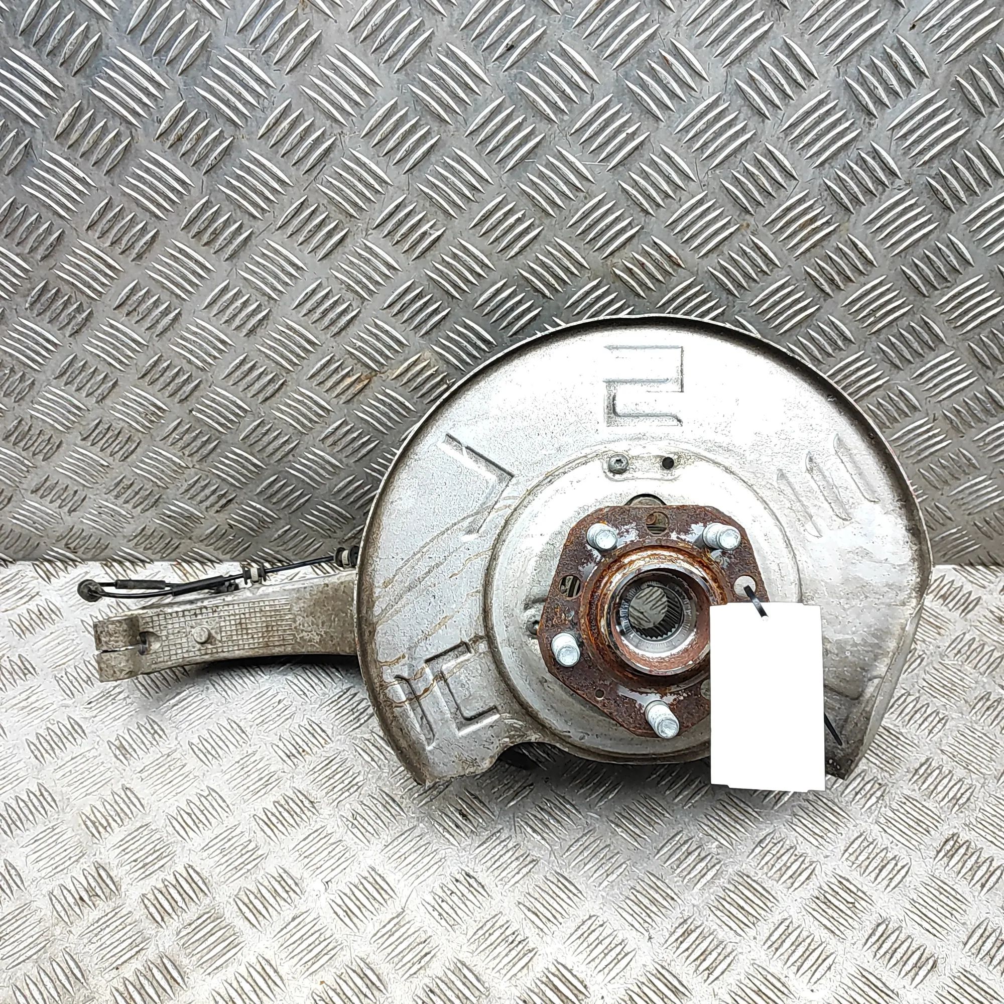 Tesla Model Y Front Right Wheel Hub 1188651-00-A, 1188316-00-D Front Right Wheel Hu...