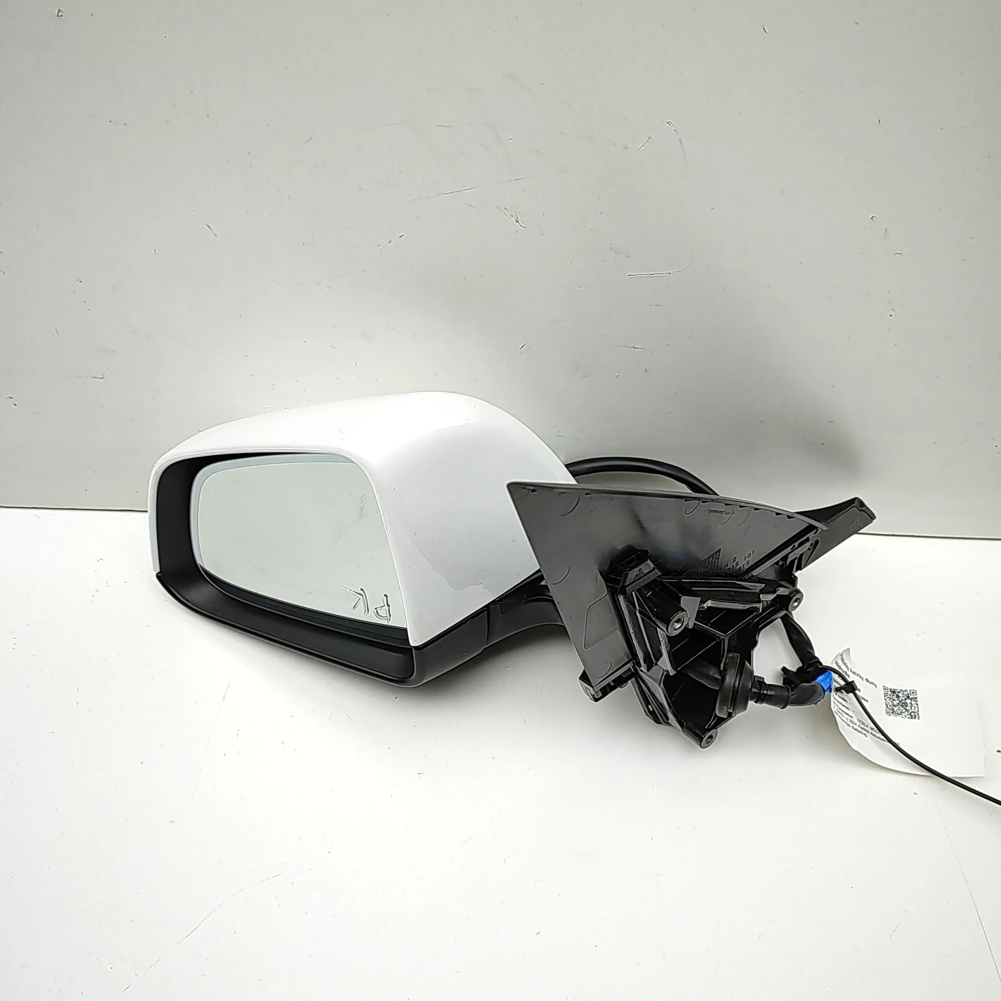 Tesla Model Y Left Side Wing Mirror 1647719-00-C Left Side Wing Mirror TESLA MODEL ...