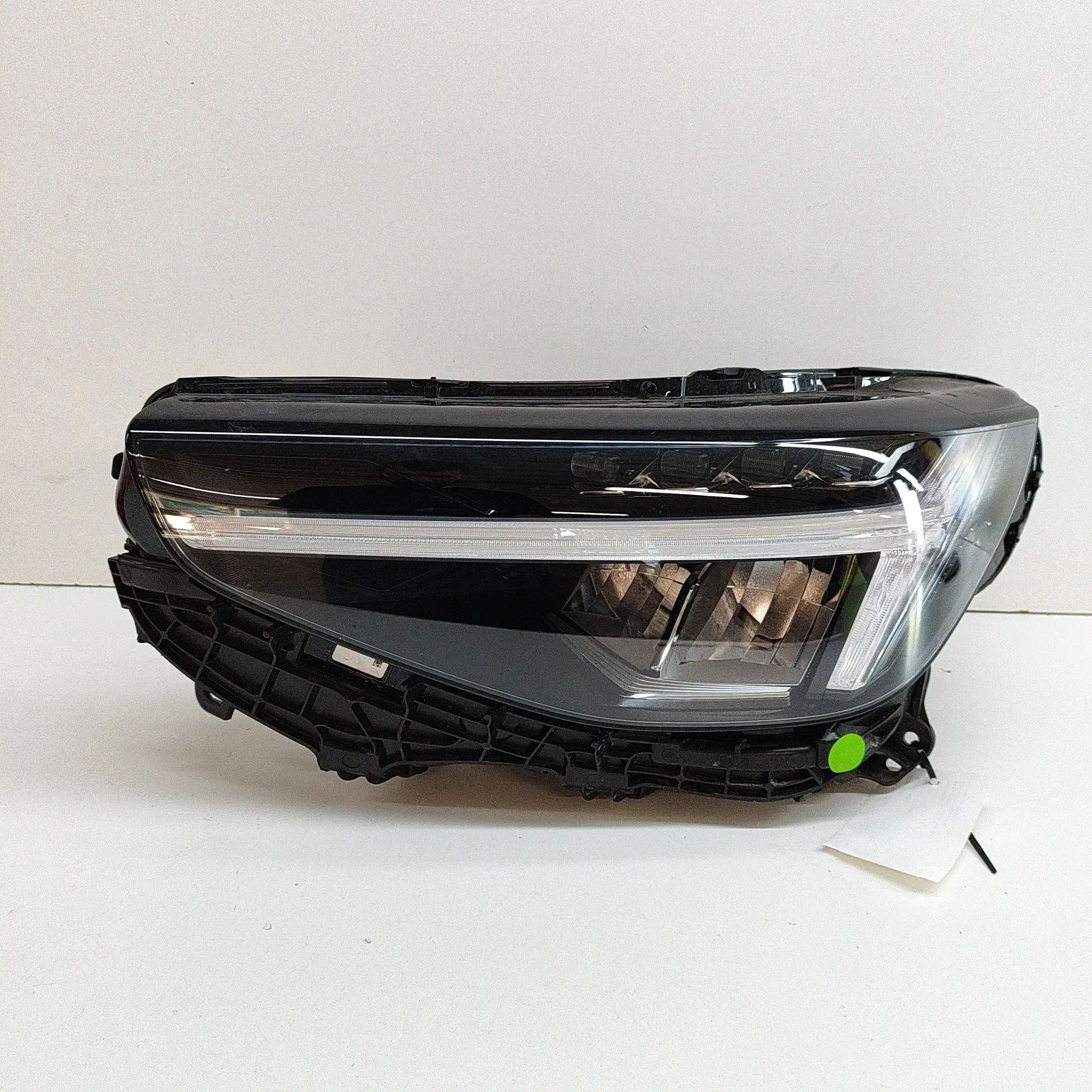 Volvo XC40 / EX40 Front Left Headlight 32404667 Front Left Headlight VOLVO XC40 (536) ...