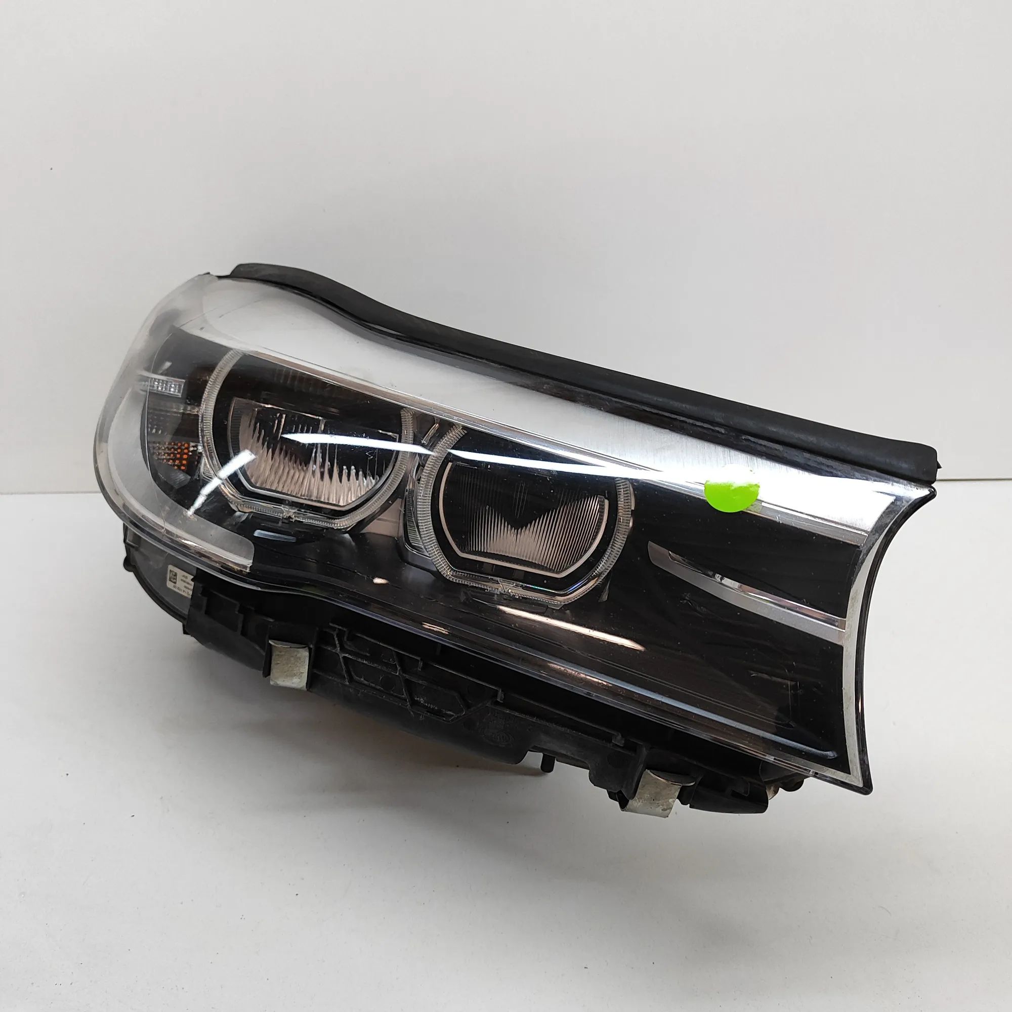 BMW 7 (F01 / F02 / F03 / F04) Front Right Headlight 7471320 Front Right Headlight BMW 7 SERIES (G11...