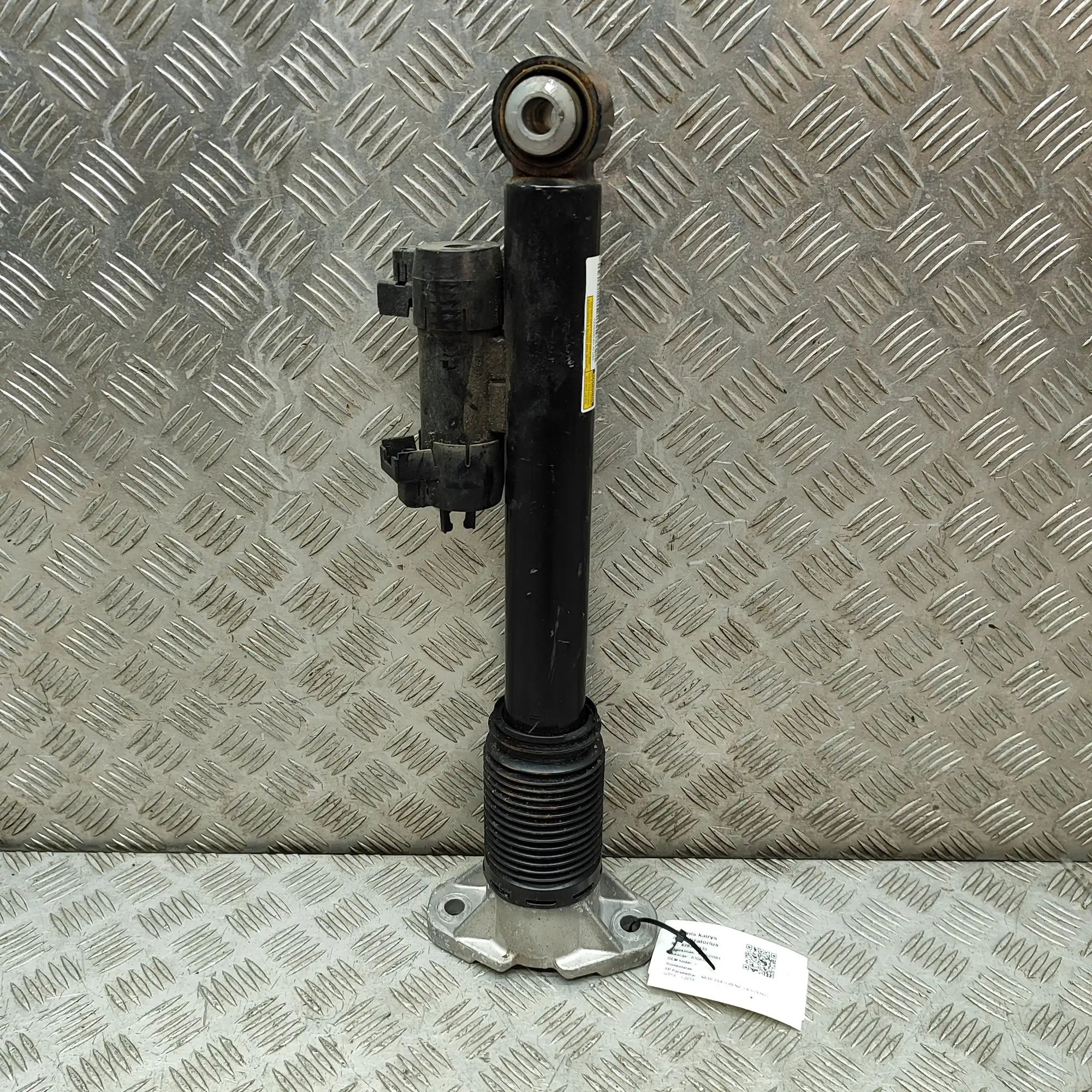 Mercedes-Benz GL / GLS (X166) Rear Left Shock Absorber A1673200302 Rear Left Shock Absorber MERCEDES-B...