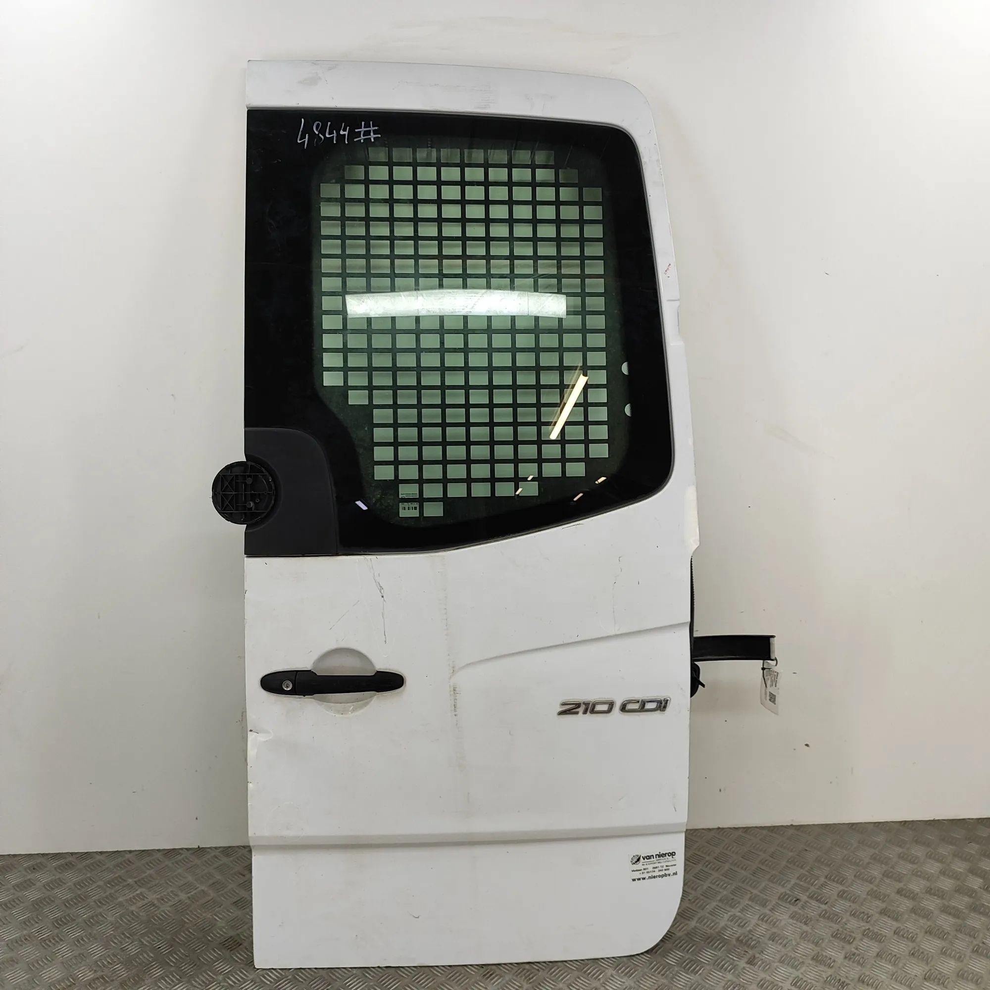 Mercedes-Benz Sprinter (W906) Rear Right Door A9067400305 Rear Right Door MERCEDES-BENZ SPRIN...