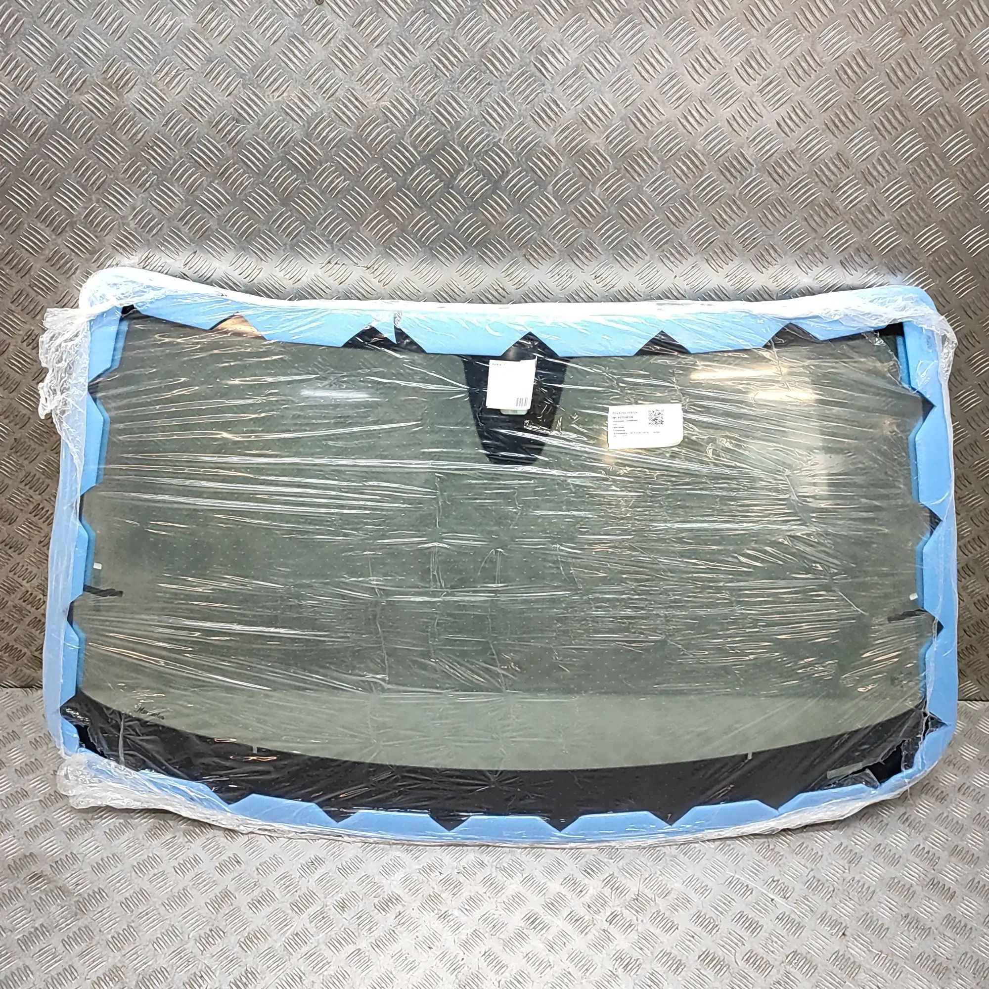 Mercedes-Benz A (W176) Front Windshield A205670790164, A2056707901 Front Windshield MER...