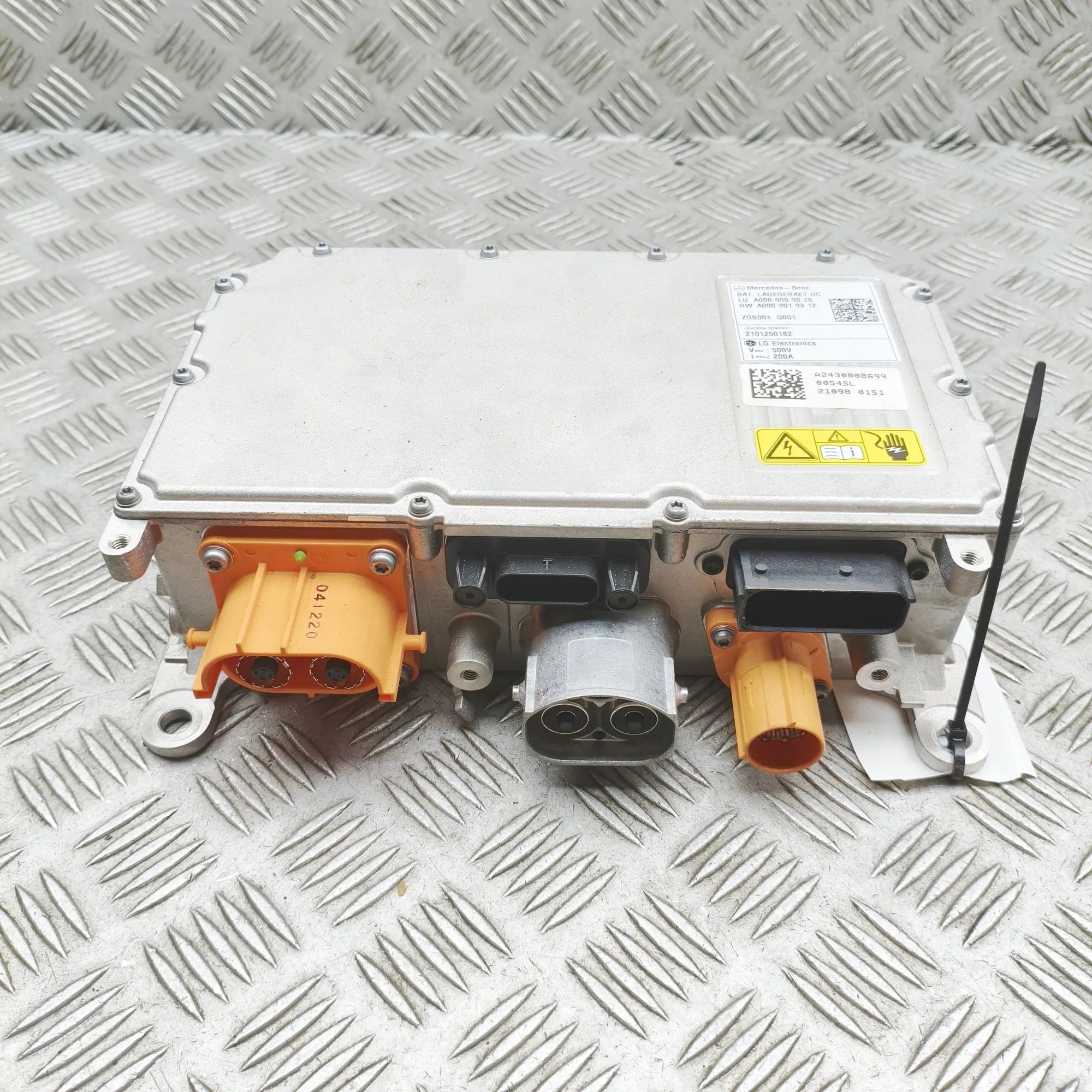 Mercedes-Benz GLA / EQA (H247) Invertteri A0009019312, A0009009026, A2430008699 Inverter ...
