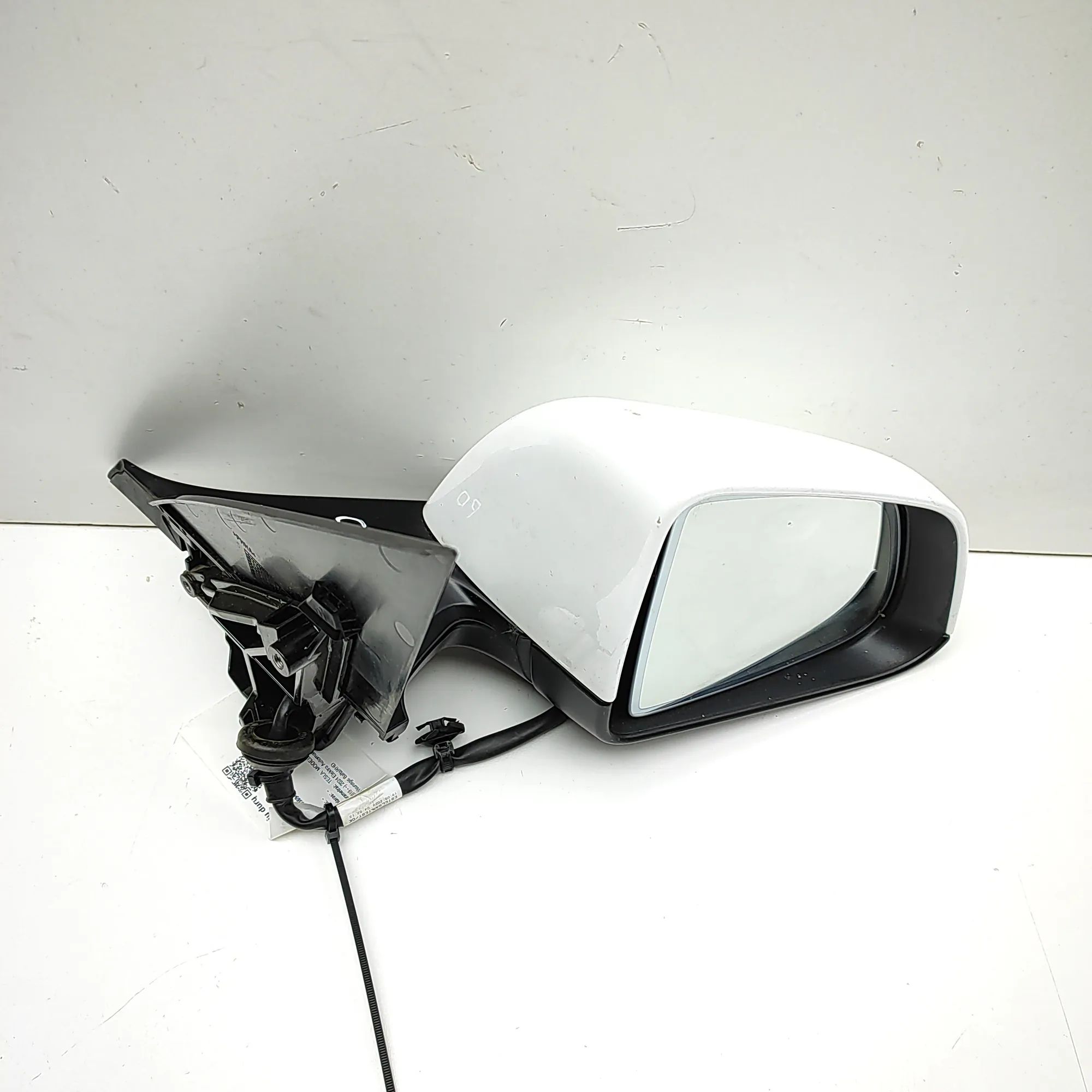 Tesla Model Y Right Side Wing Mirror 1647720-00-C Right Side Wing Mirror TESLA MODEL...