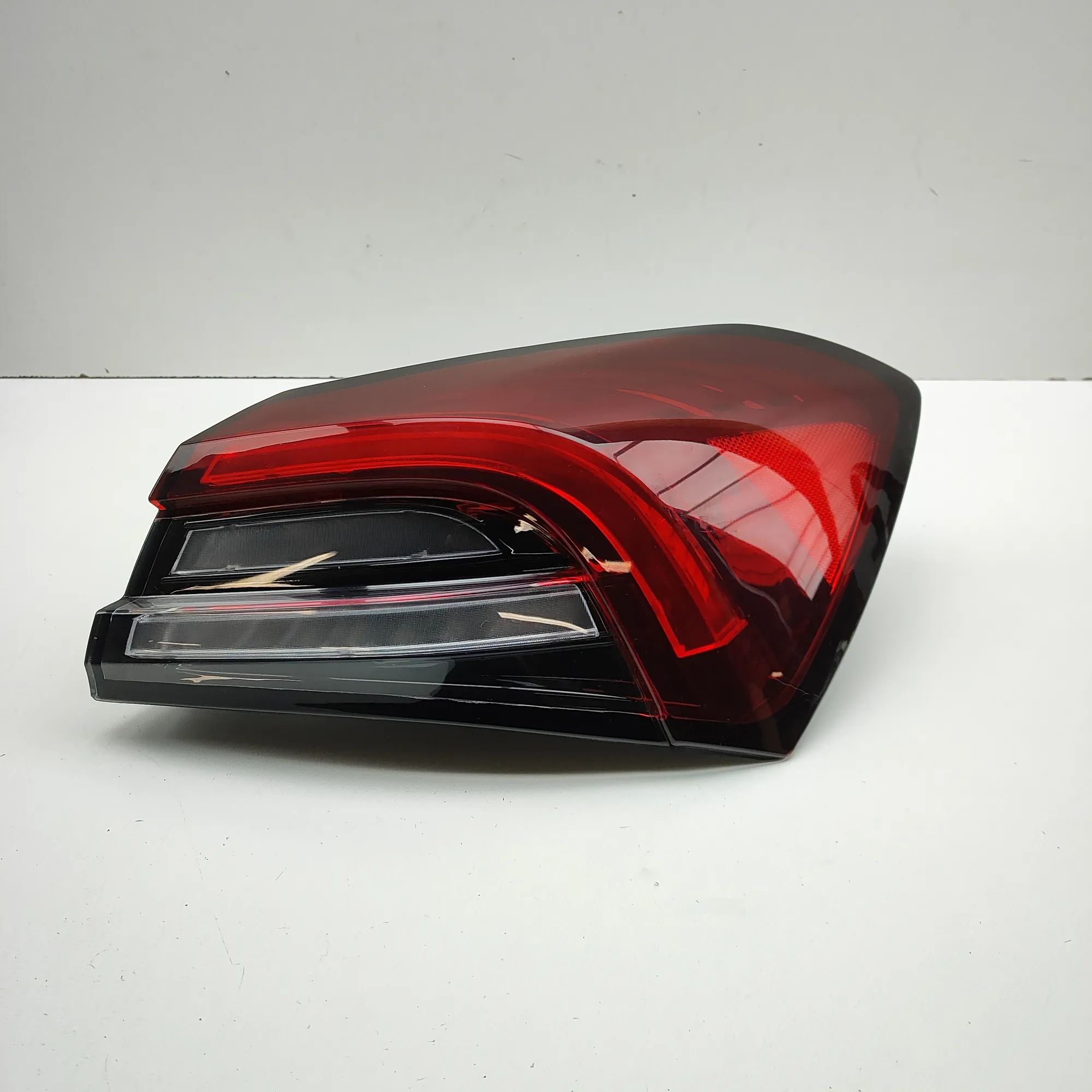Maserati Ghibli Rear Right Tail Light 670154606 Rear Right Tail Light MASERATI GHIBLI...