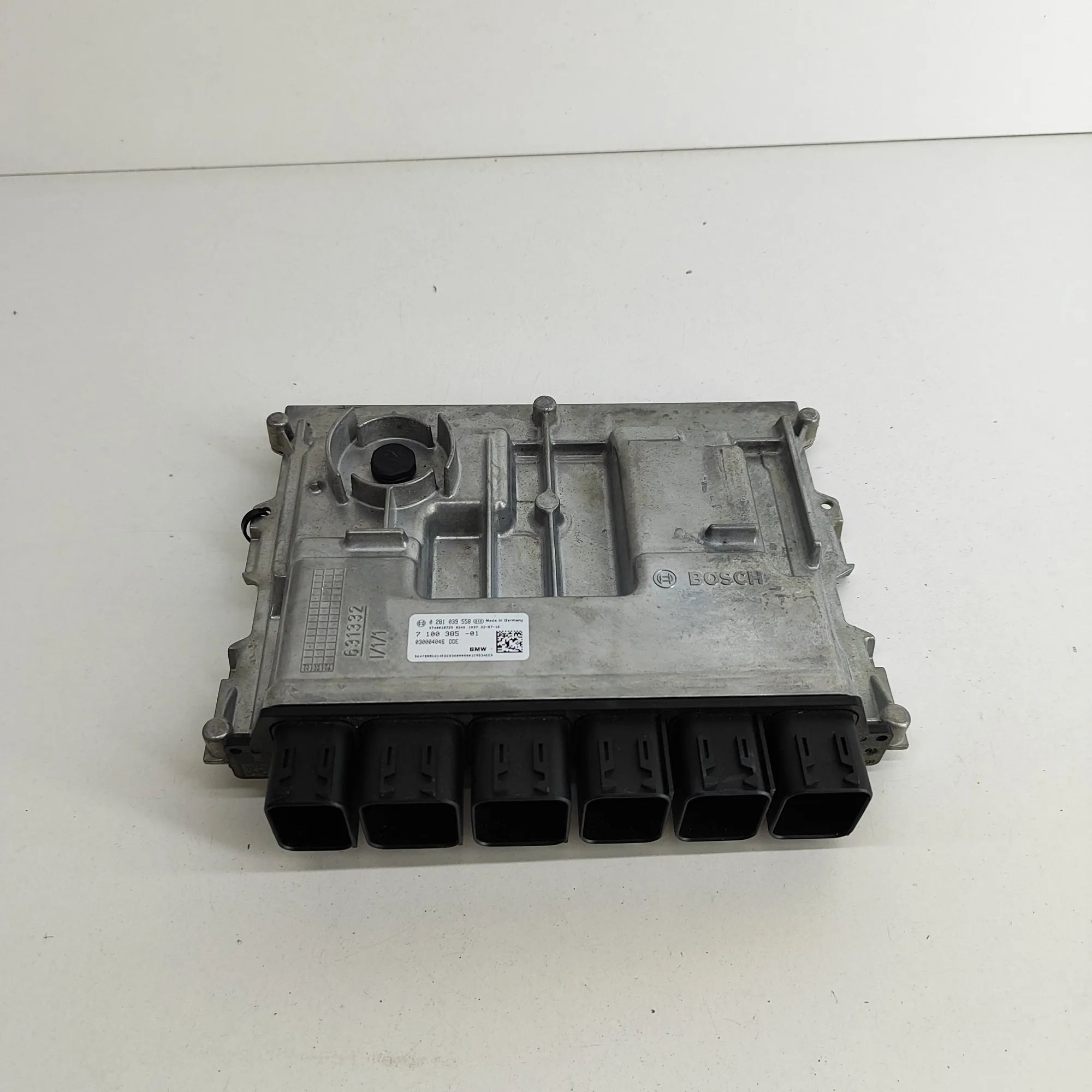 BMW X7 (G07) Engine Control Unit 0281039558, 7100385 Engine Control Unit BMW X7 ...