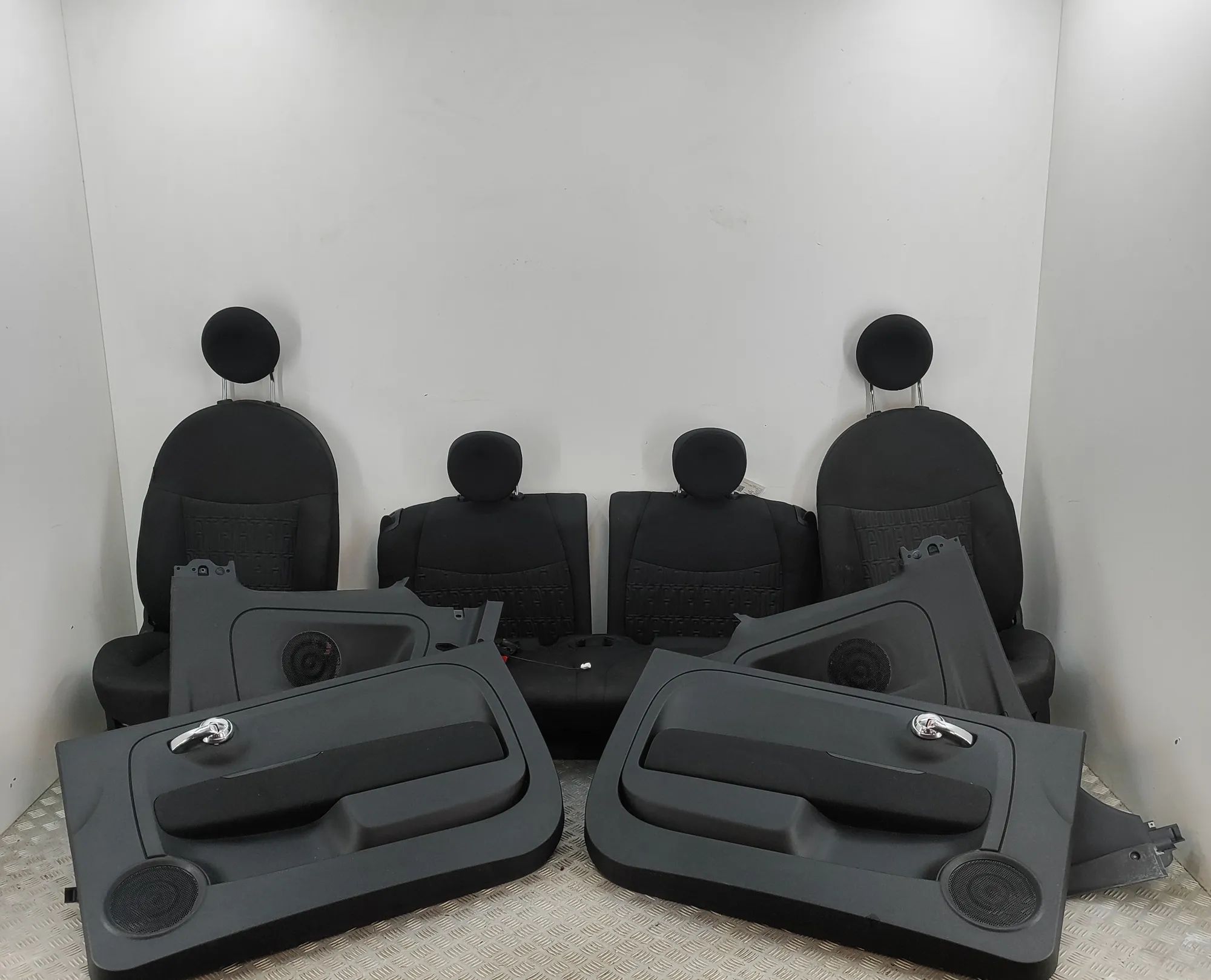 Fiat 500 (312) Interior Seats W/ Door Cards Kit 7356861130, 1500664, 735427211, 735427210, 1500...