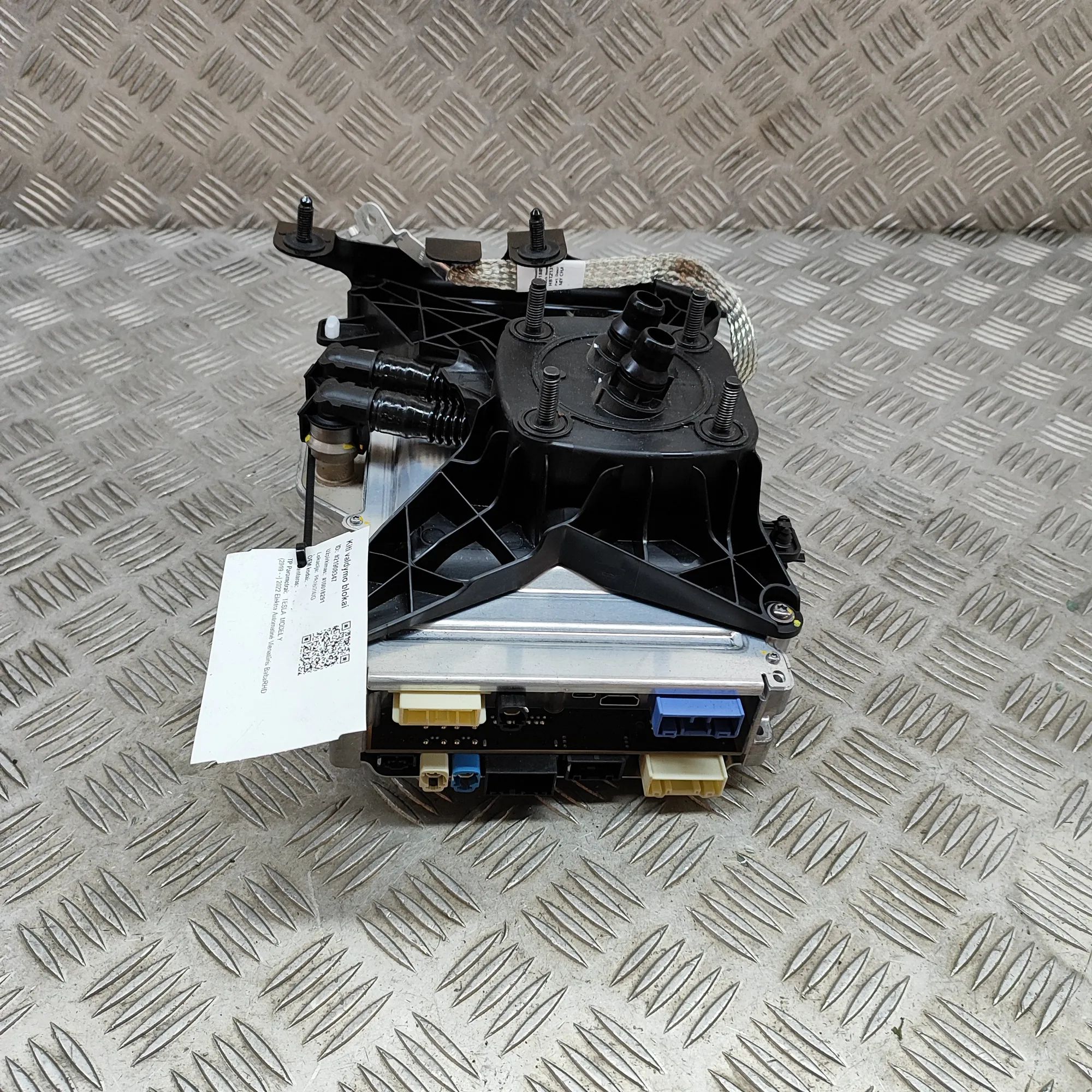 Tesla Model Y Other Control Units 1684435-05-D Other Control Units TESLA MODEL Y ...