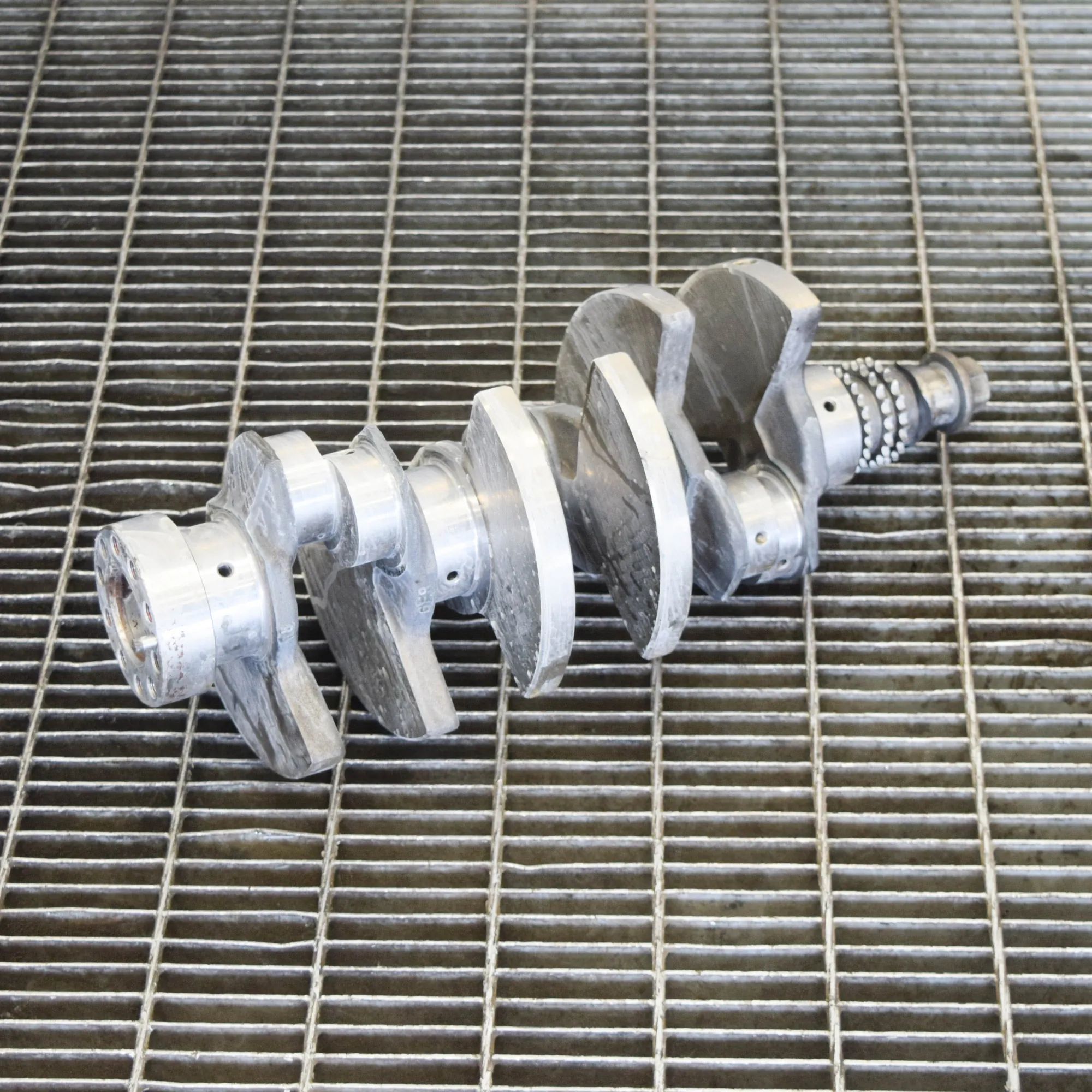 Porsche Panamera crankshaft 946.102.011.22, 94610201122 Crankshaft PORSCHE ...