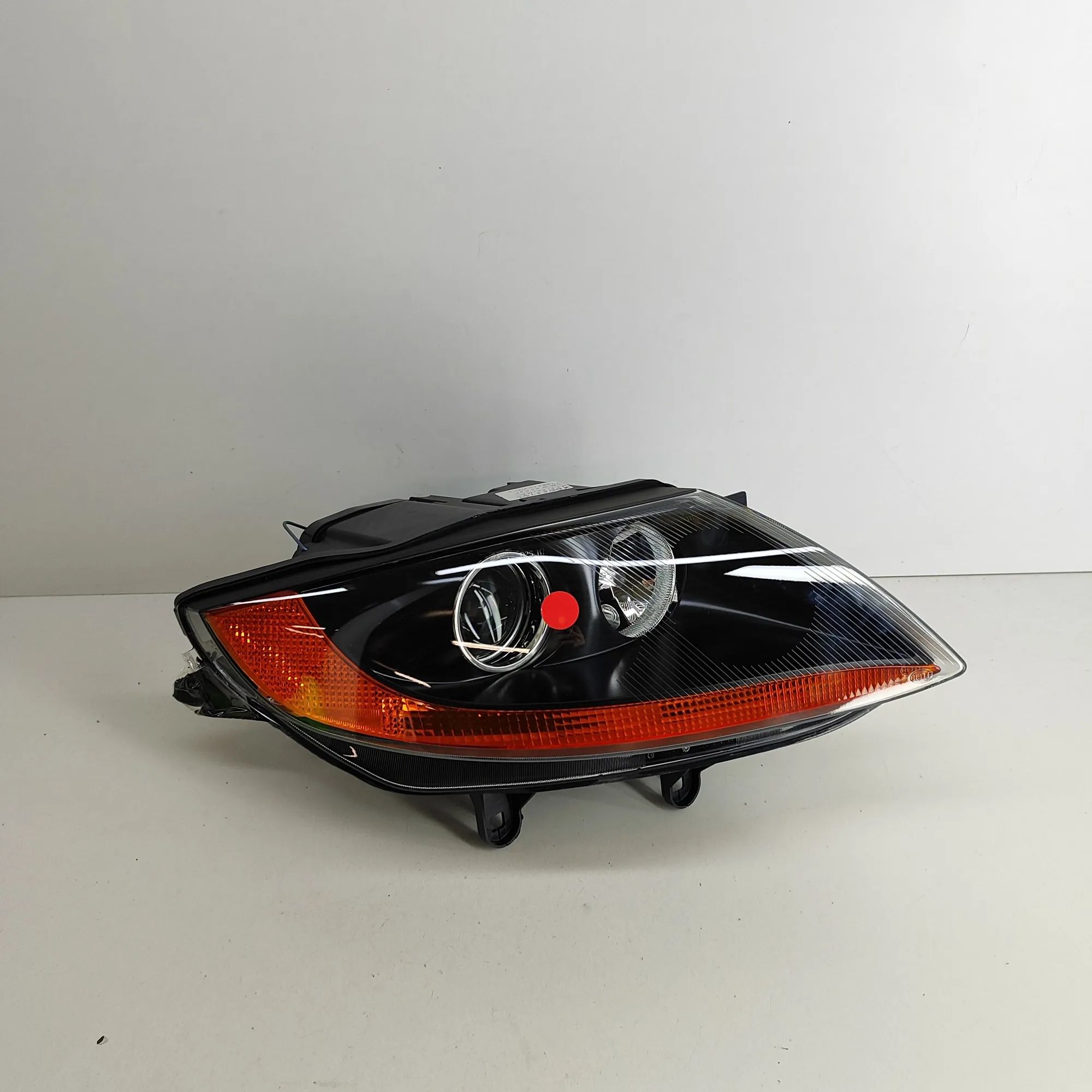 BMW Z4 (E85 / E86) Front Right Headlight