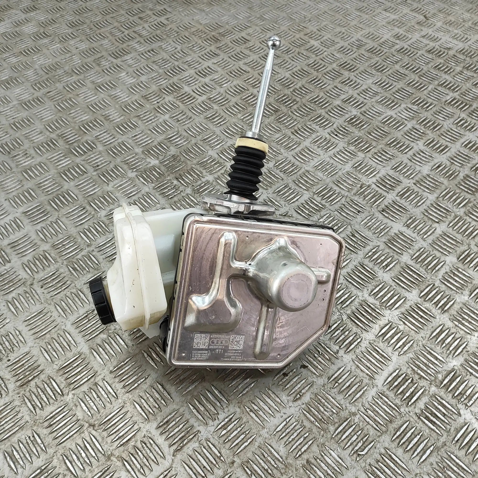 Audi Q8 Brake Servo Booster 4KE909059AH, 4KE614100AH Brake Servo Booster AU...
