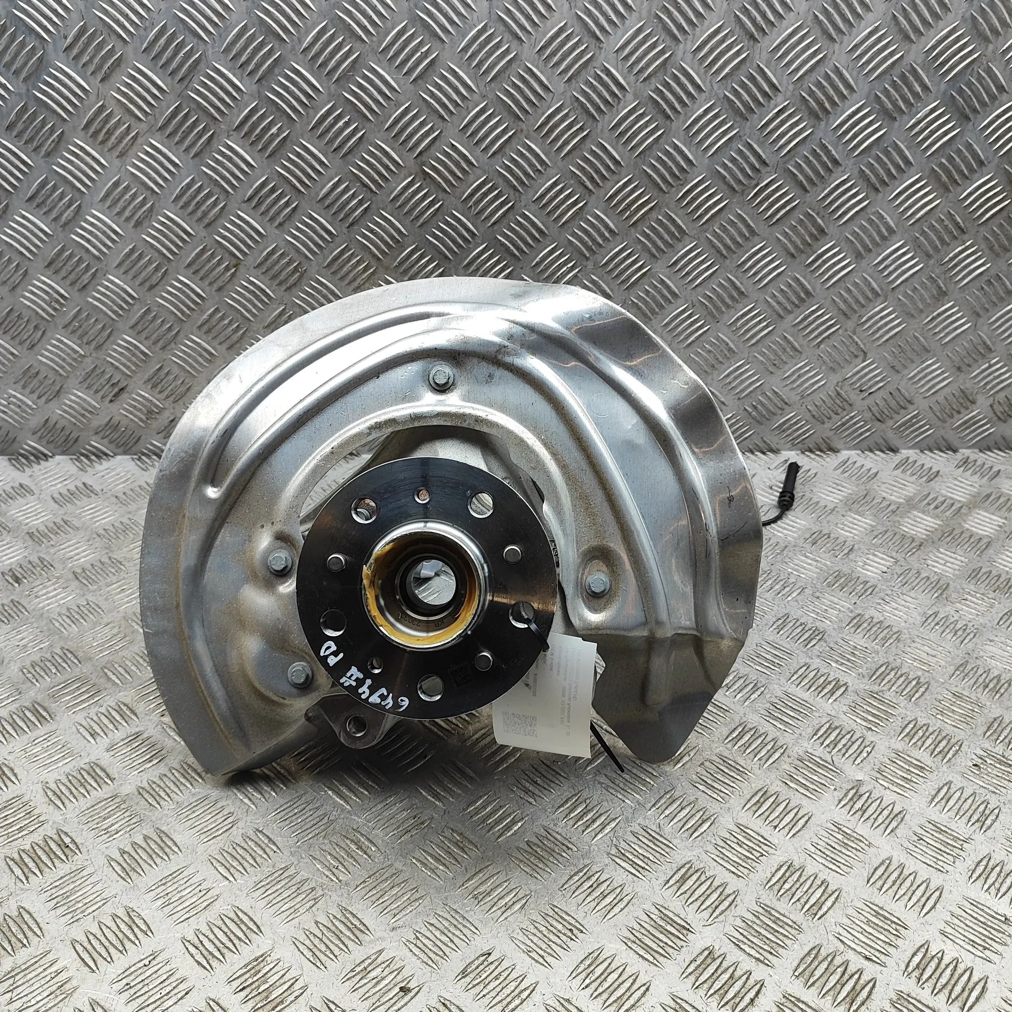 BMW X3 / iX3 (G01) Front Right Wheel Hub 8067436, 8098971 Front Right Wheel Hub BMW X3 (...