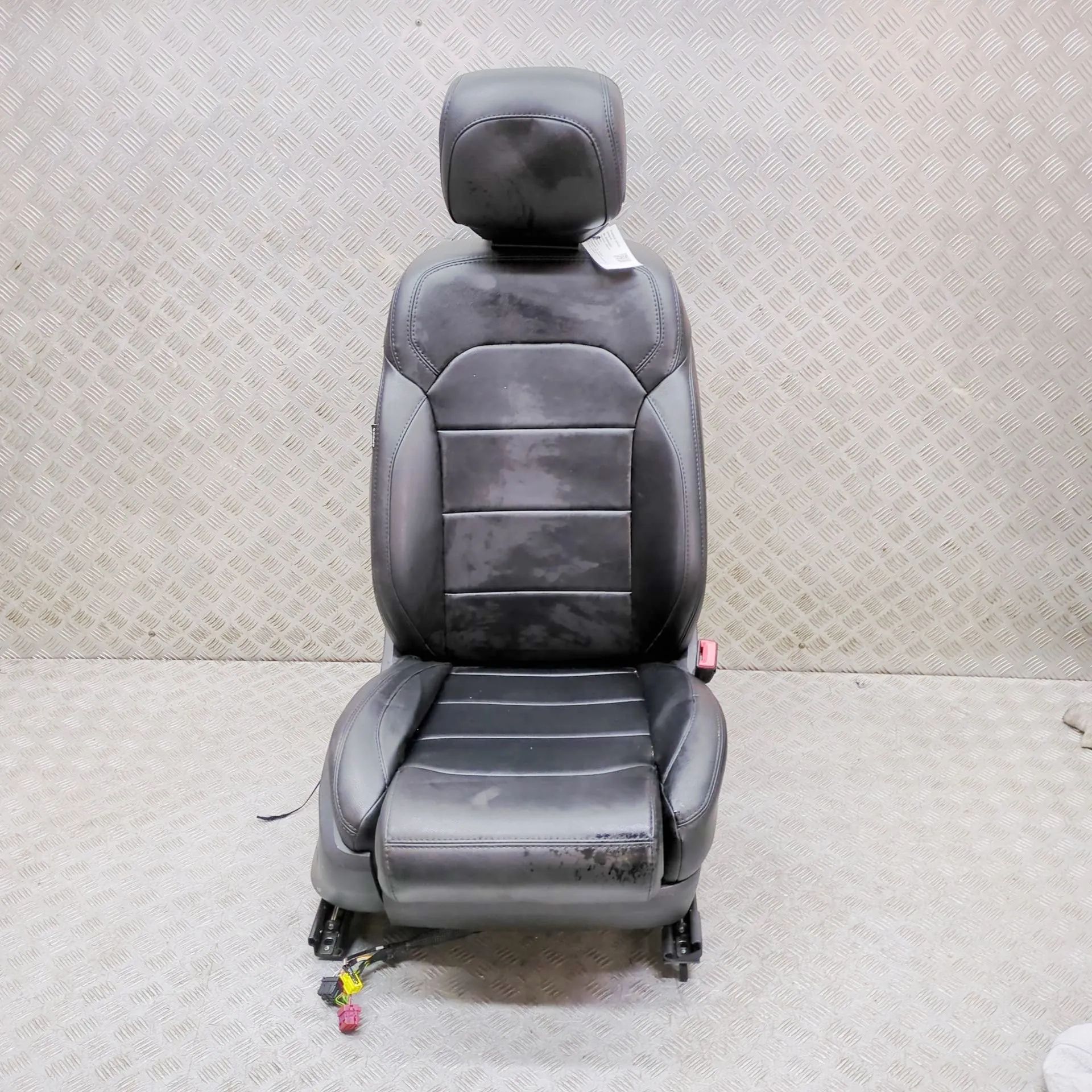 Volkswagen Touareg Front Right Seat 4M4881106A Front Right Seat VW TOUAREG (CR7) (2...