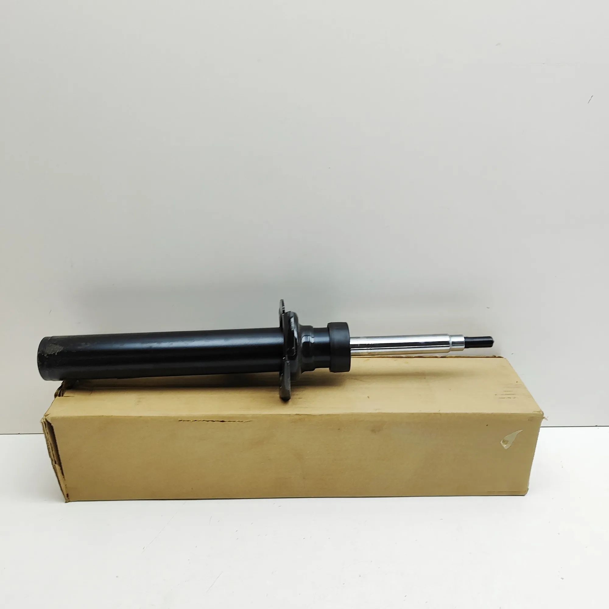 BMW X3 (F25) Front Right Shock Absorber 6796418, 31316796418 Front Right Shock Absorber...