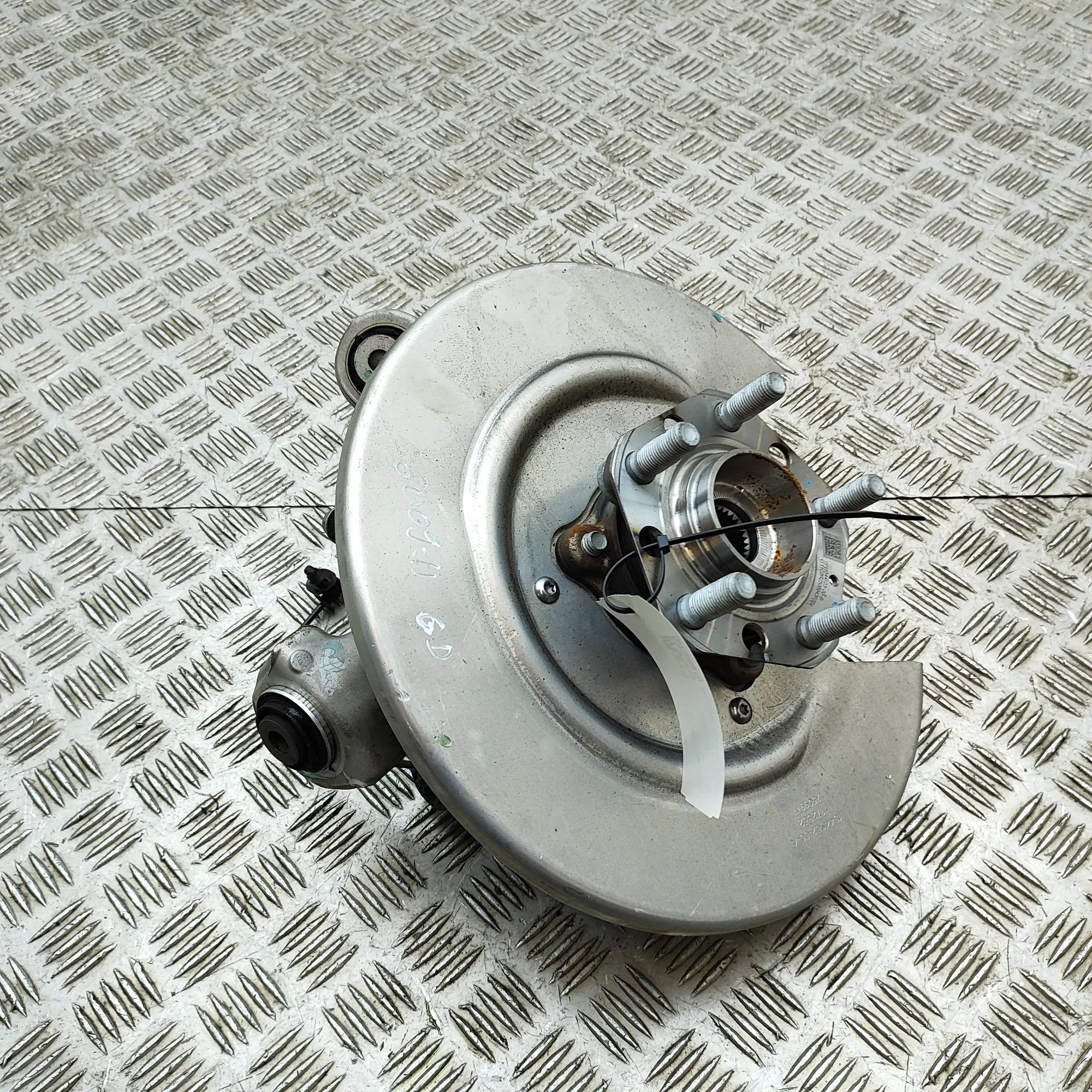 Tesla Model 3 Rear Right Wheel Hub 1344416-00-D Rear Right Wheel Hub TESLA MODEL 3...