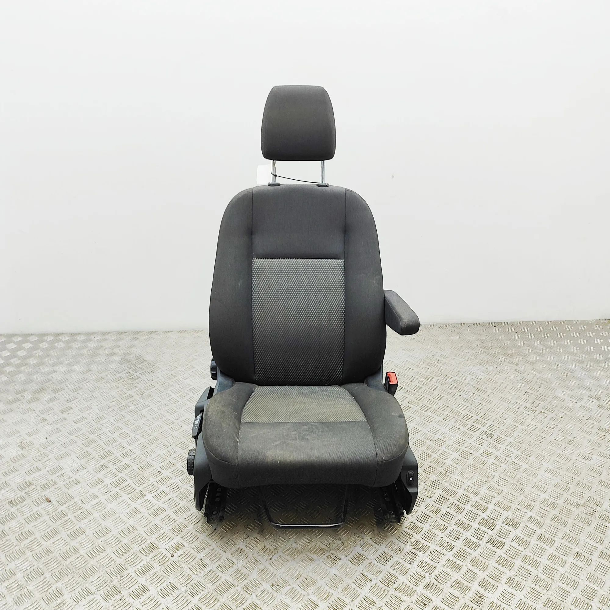 Ford Transit Connect / Tourneo Connect Front Right Seat BK21-61714-CM Front Right Seat FORD TRANSIT (Fu...