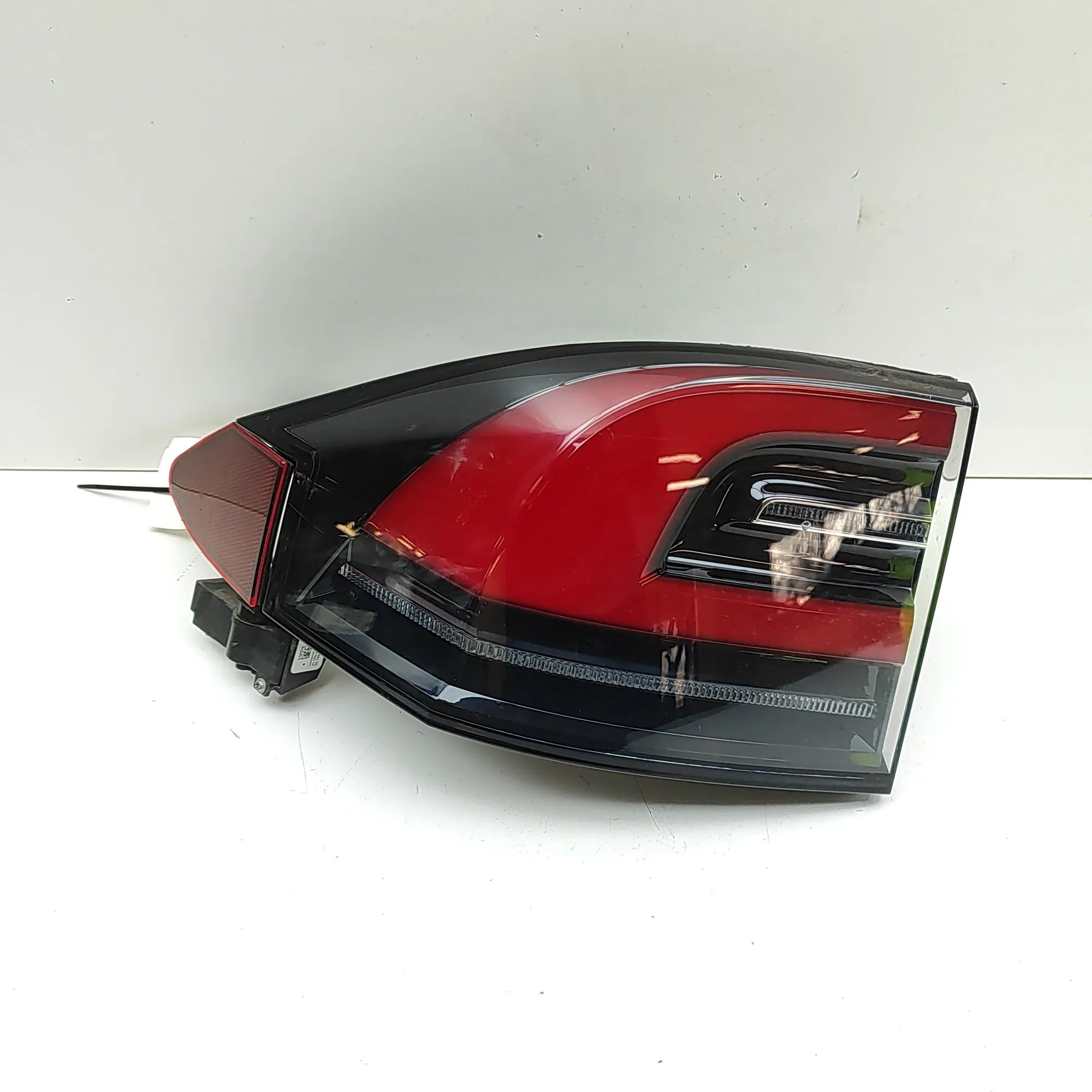 Tesla Model X Rear Left Tail Light 1034334-00-B Rear Left Tail Light TESLA MODEL X...