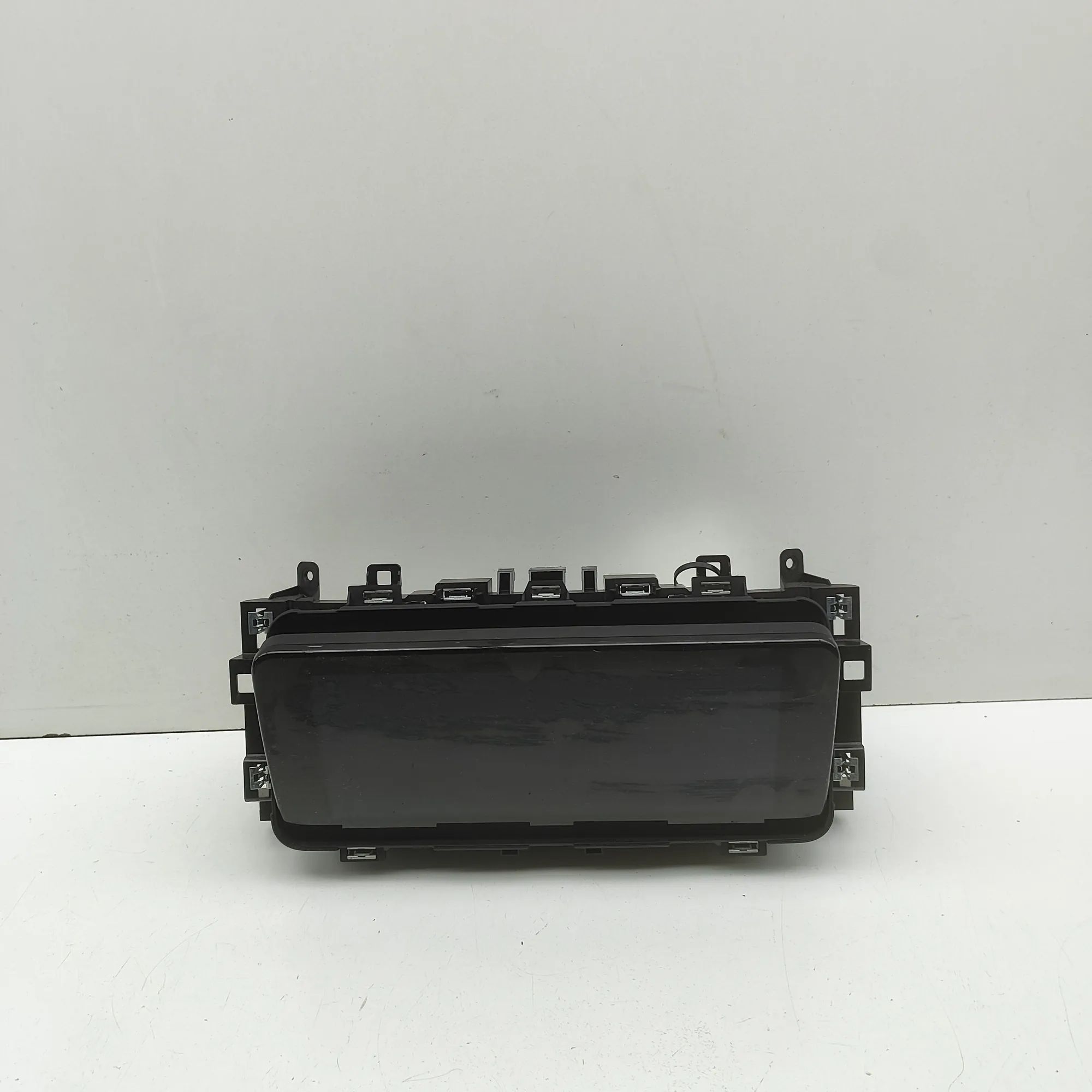 Land Rover Range Rover Sport (L494) Navigation Screen Display JPLA-19C279-AE Navigation Screen Display LAND R...