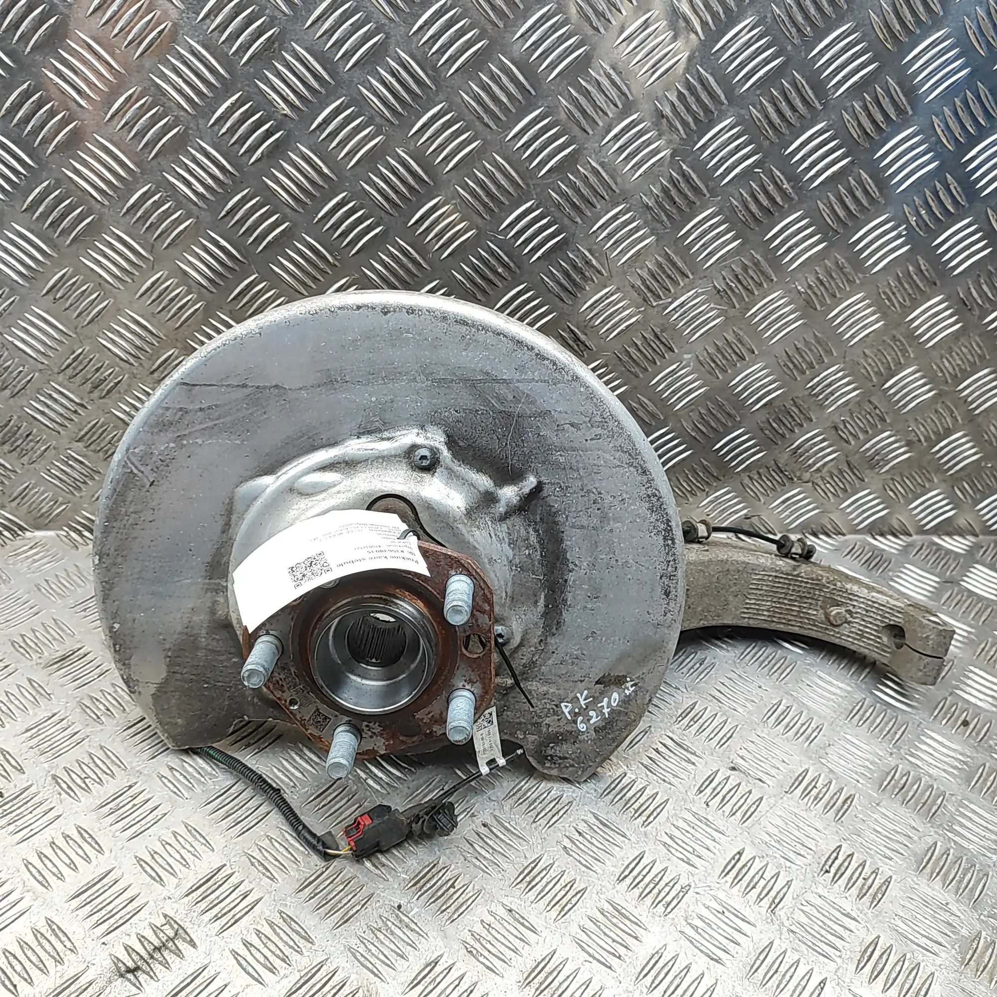 Tesla Model Y Front Left Wheel Hub 1188311-00-E Front Left Wheel Hub TESLA MODEL Y...