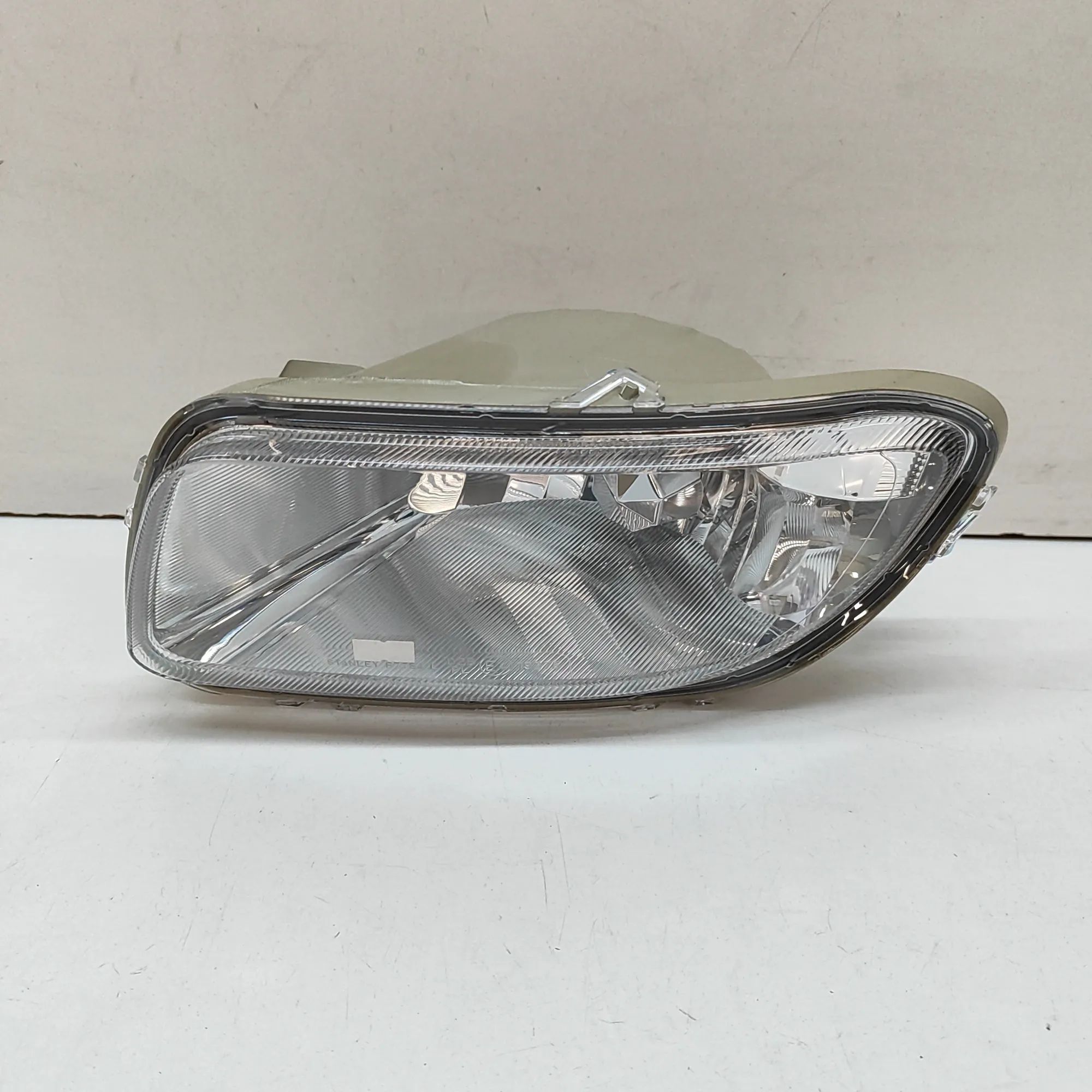 Mazda CX-9 Front Left Fog Light TD84-51-690B Front Left Fog Light MAZDA CX-9 (T...