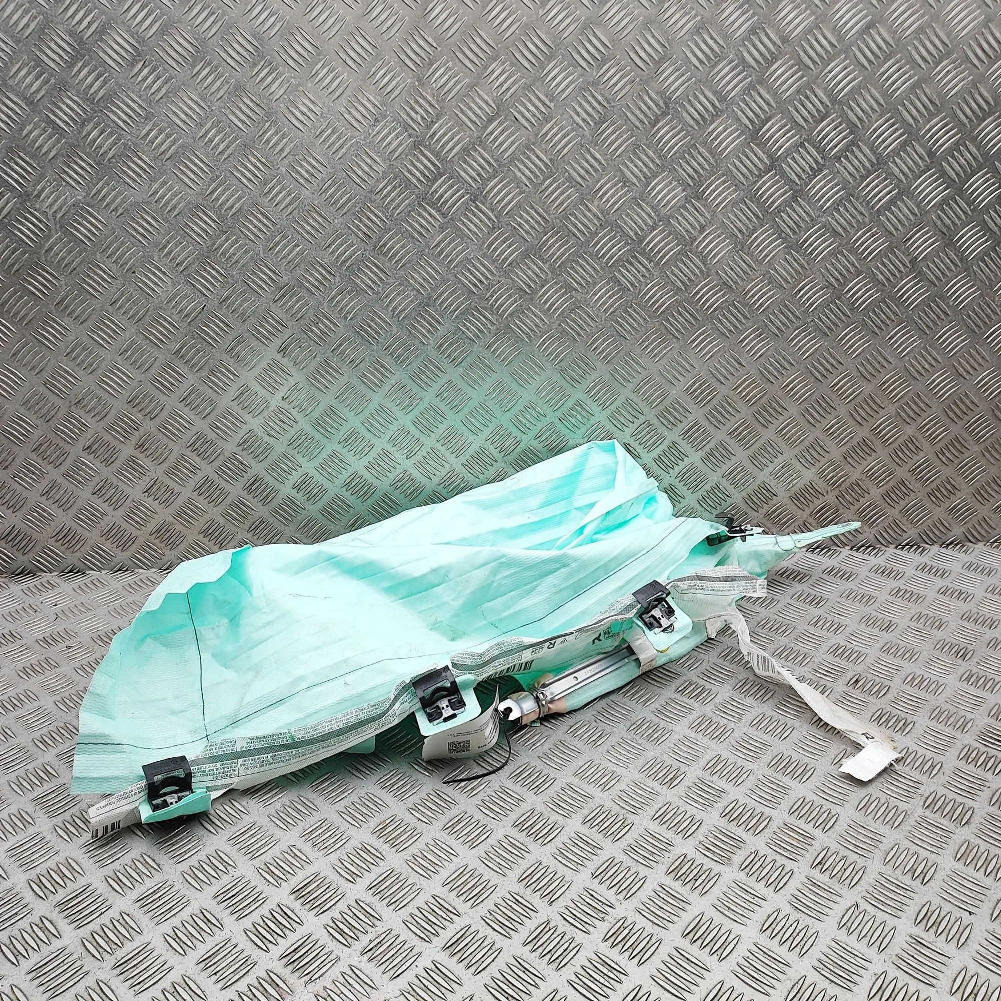 Porsche Panamera Right Side Roof Safety Curtain SRS 971880742 Right Side Roof Safety Curtain SRS PO...