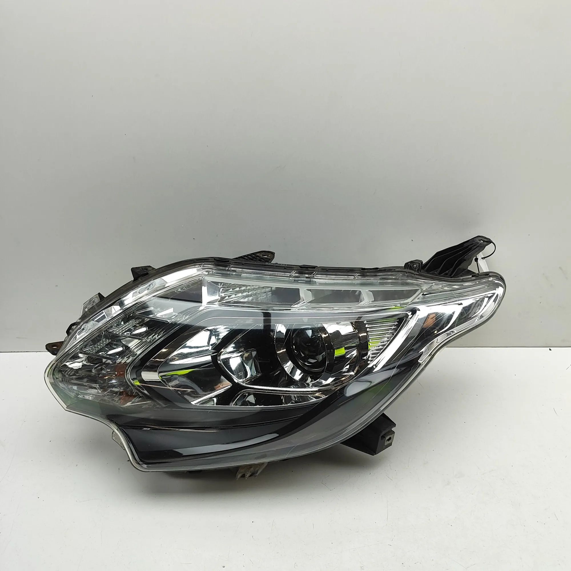 Mitsubishi Eclipse Cross Front Left Headlight 8301D321 Front Left Headlight MITSUBISHI L (200...