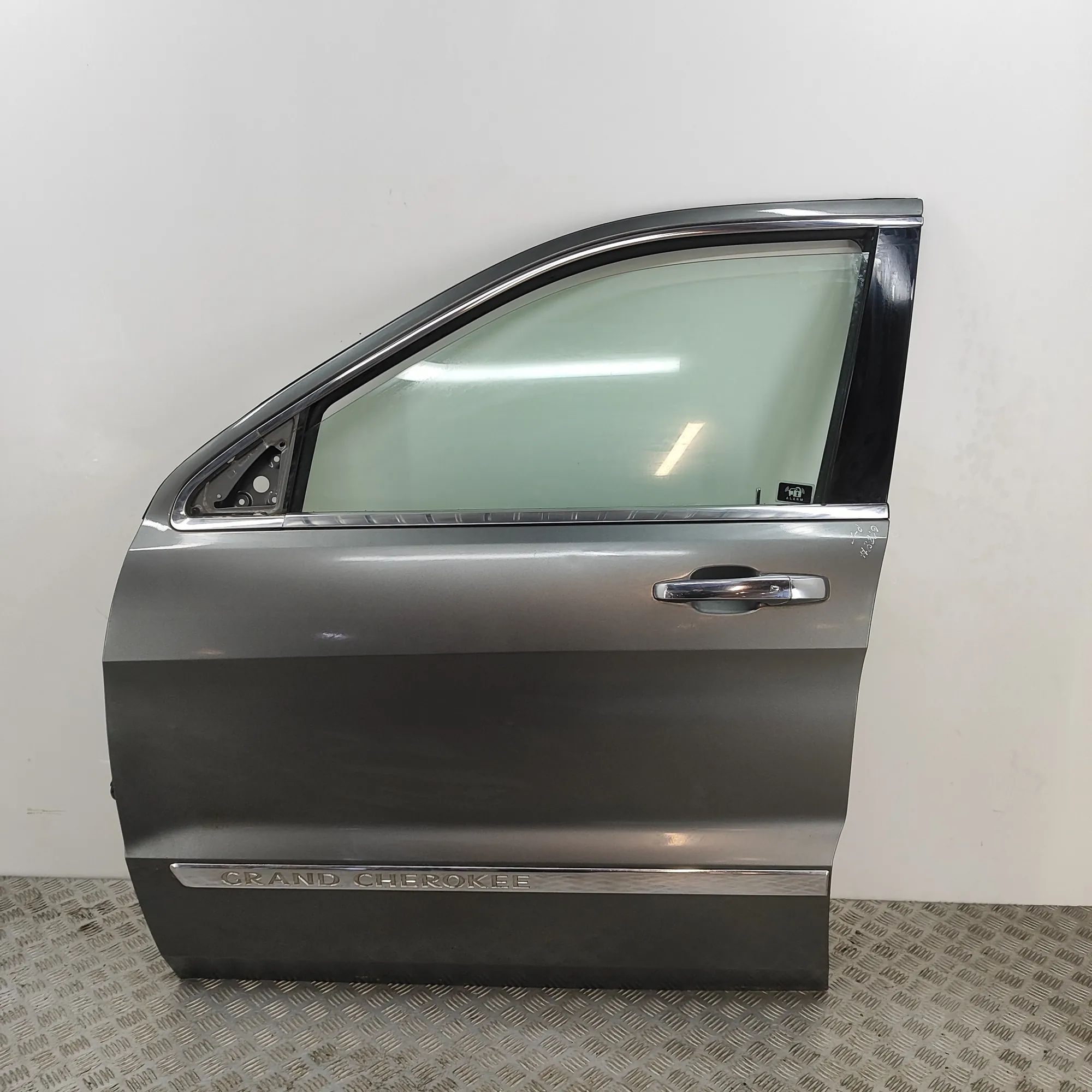 Jeep Grand Cherokee (WK) Front Left Door 55113639AM, 04589558AA Front Left Door JEEP GRA...