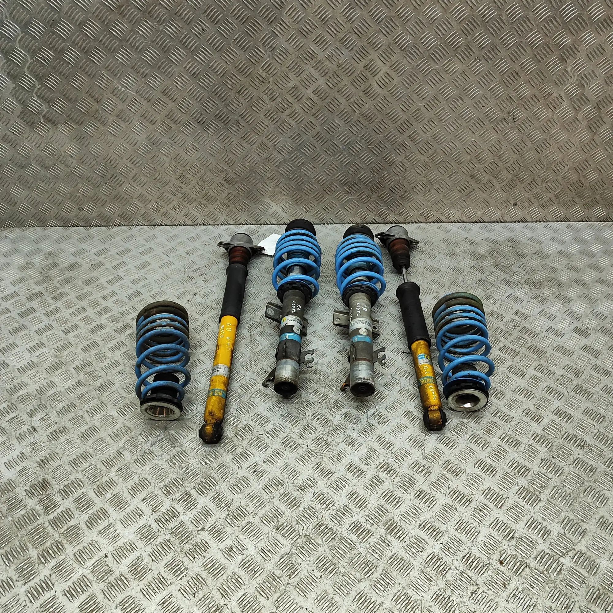 Volkswagen Polo Shock Absorber Set F4-BE3-G811-H1, F4-VE3-G810-H2 Shock Absorber S...