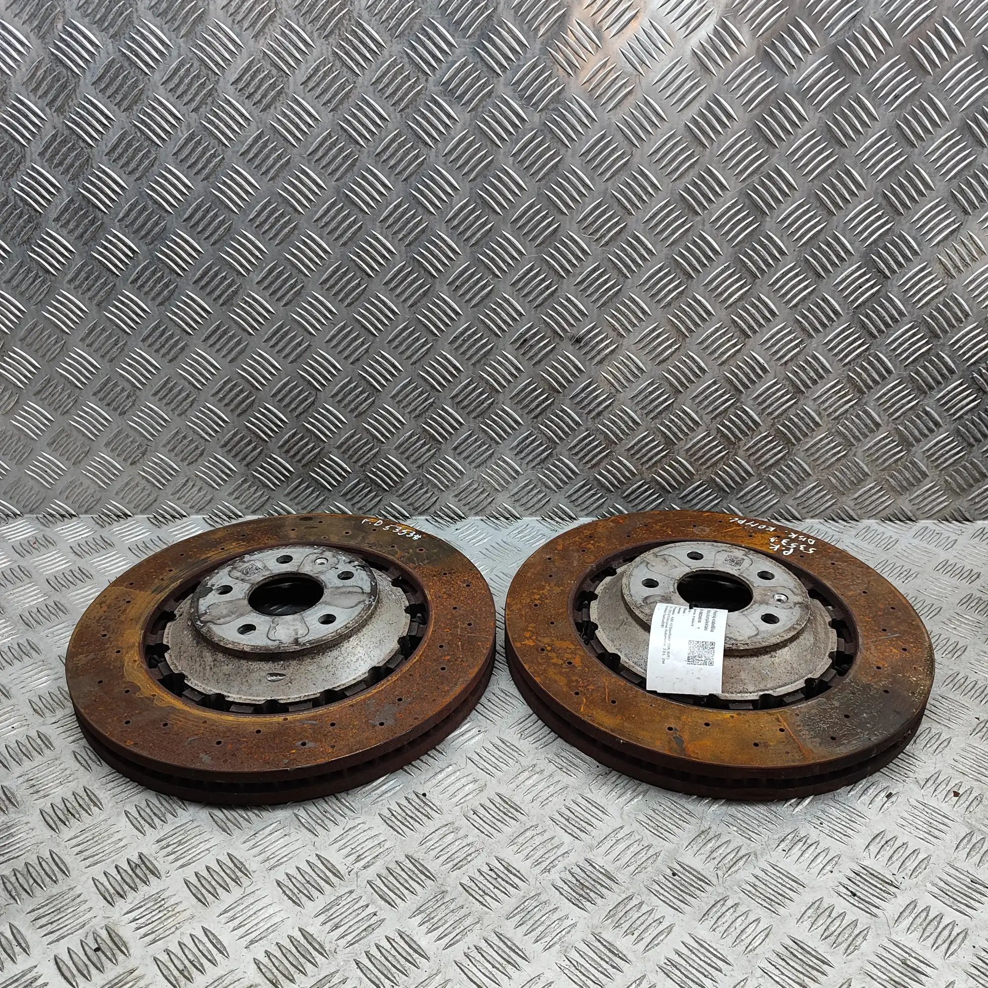 Audi A3 (8V) Front Brake Disc Kit 8V0615301S Front Brake Disc Kit AUDI A3 (Sportb...