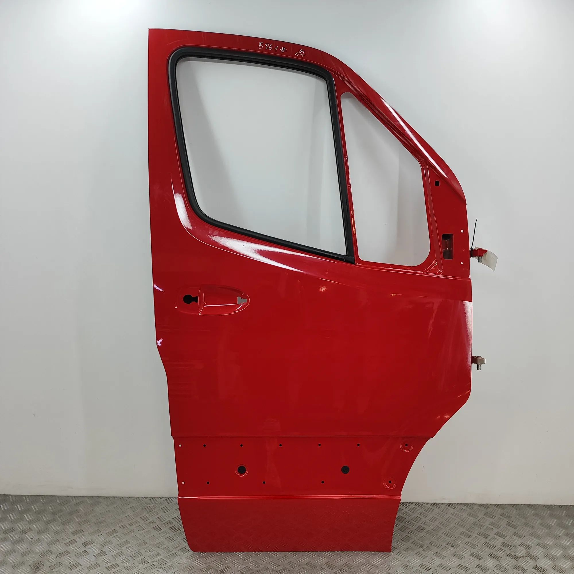 Mercedes-Benz Sprinter (W907 / W910)  Front Right Door A9107220900 Front Right Door MERCEDES-BENZ SPRI...