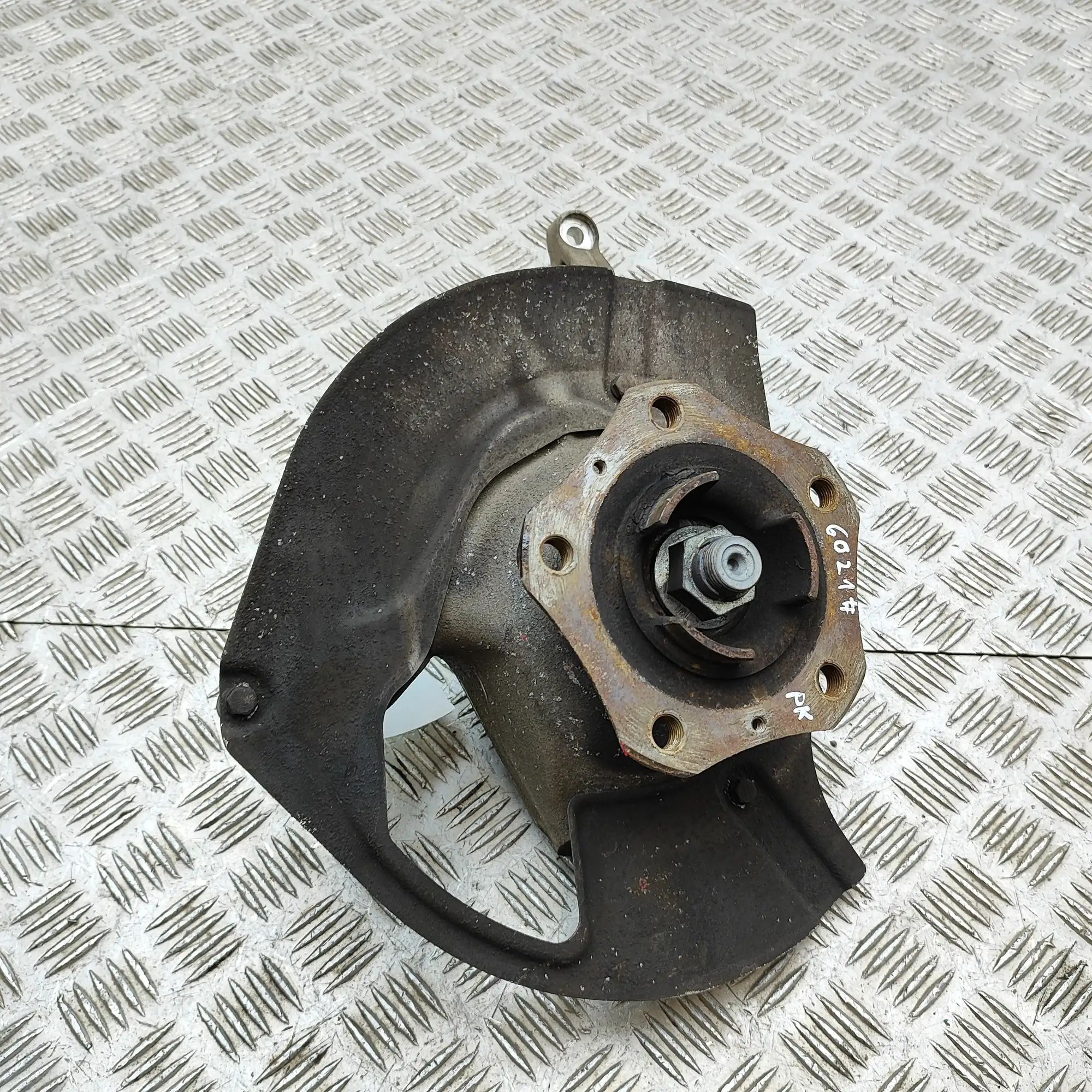 Porsche 911 (991) Front Left Wheel Hub 99134165731 Front Left Wheel Hub PORSCHE 911 (9...