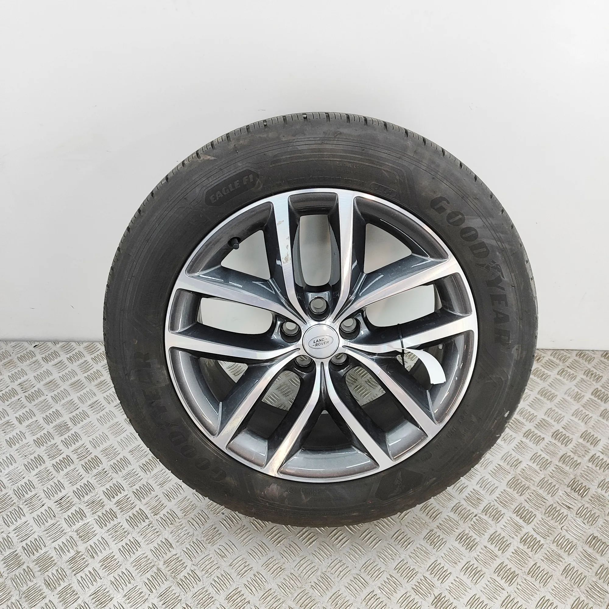Land Rover Range Rover Evoque Alloy Wheel R8D2-1007-GA Alloy Wheel LAND ROVER RANGE ROVER...
