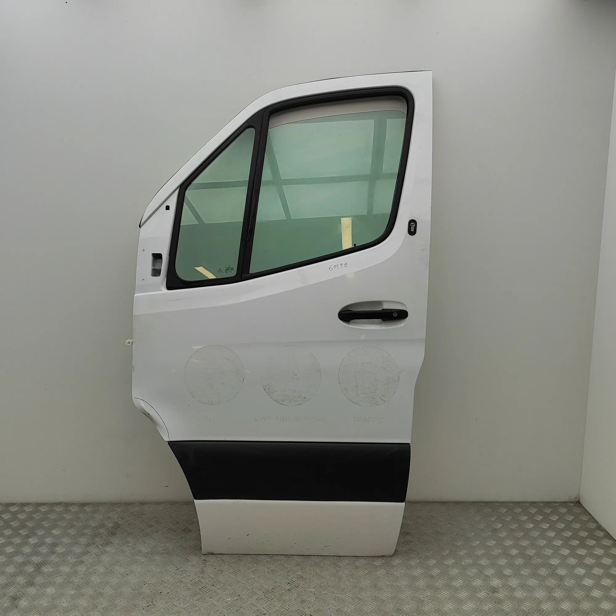 Mercedes-Benz Sprinter (W907 / W910)  Front Left Door A1679002518, A2139010208, A1679024909, A9107202...