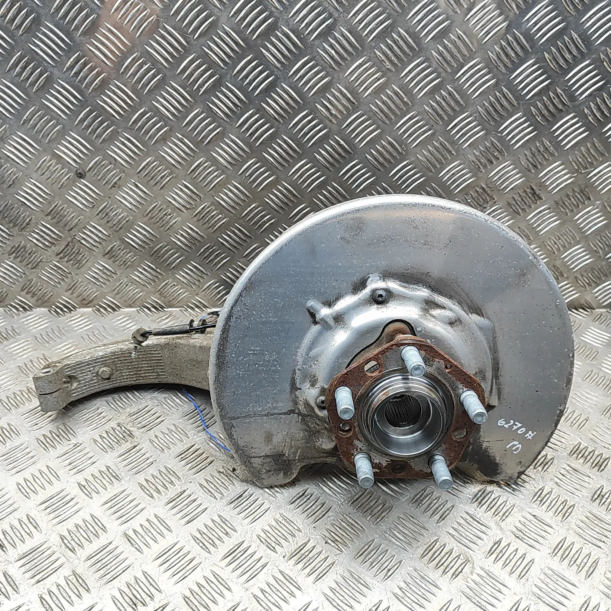 Tesla Model Y Front Right Wheel Hub 1188316-00-F Front Right Wheel Hub TESLA MODEL ...